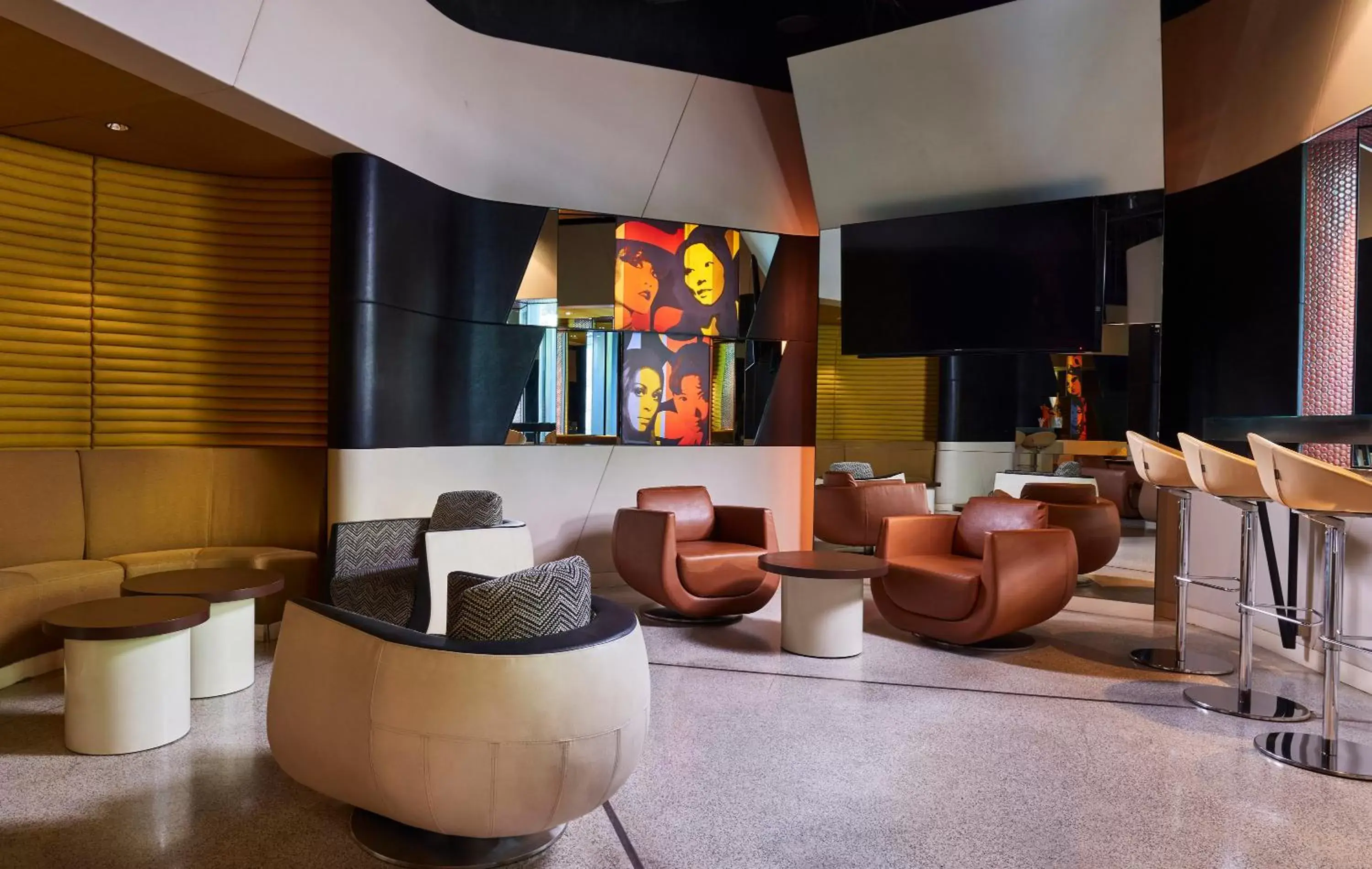 Lounge or bar, Lounge/Bar in Crowne Plaza Changi Airport, an IHG Hotel