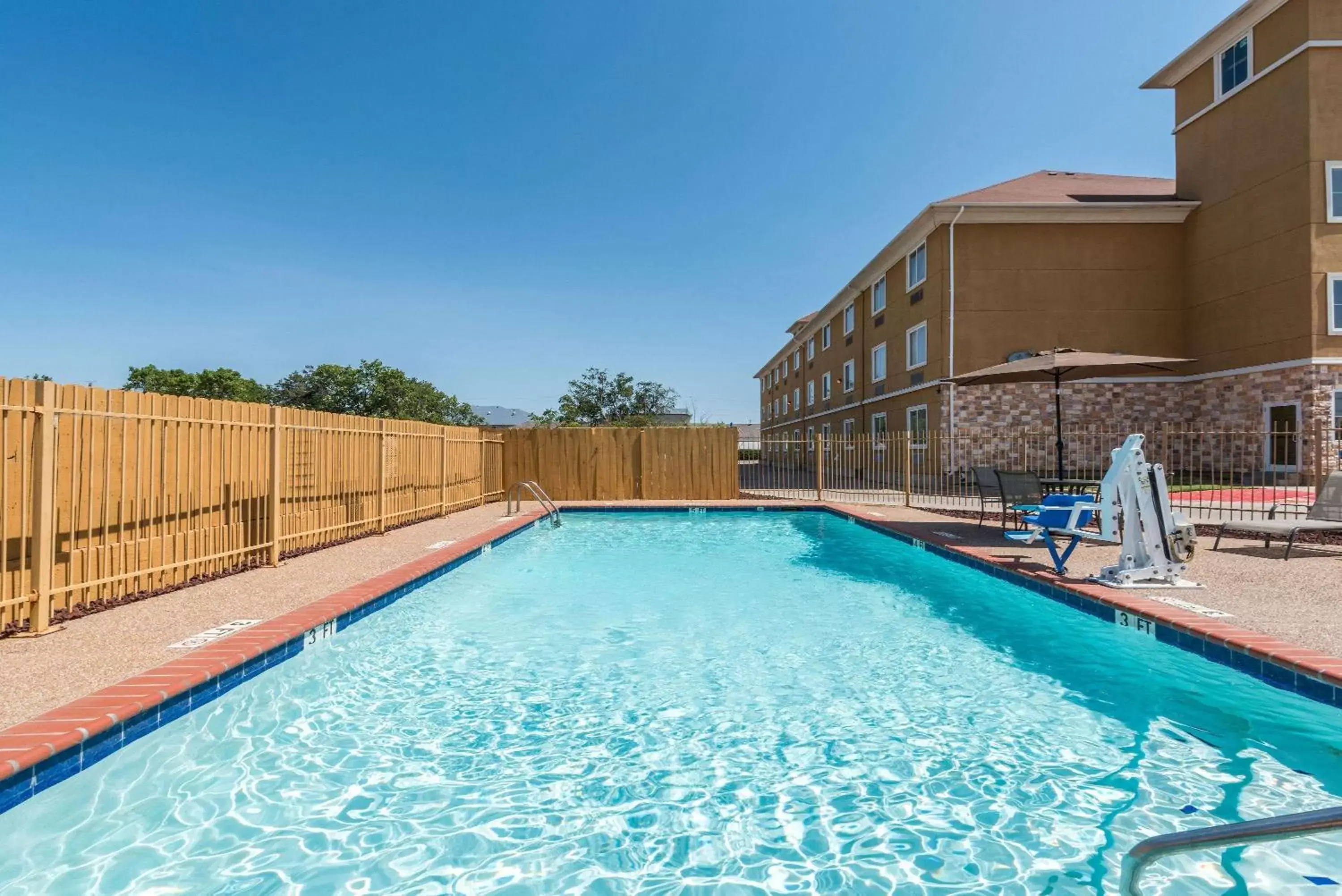 Pool view, Swimming Pool in Days Inn & Suites by Wyndham Cleburne TX