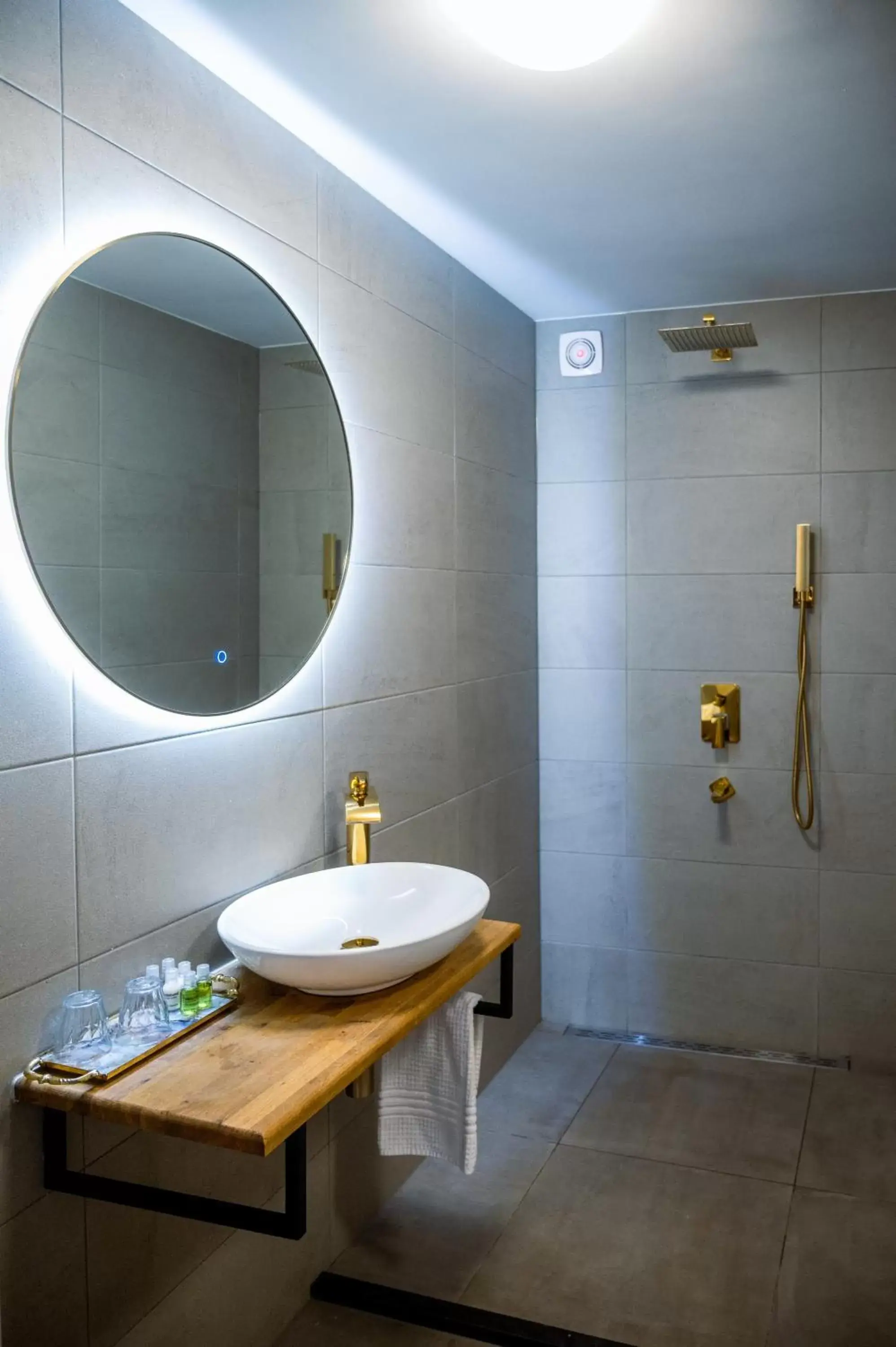 Bathroom in The Velvet Lodge