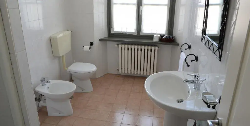 Bathroom in Villa Chiara Hotel