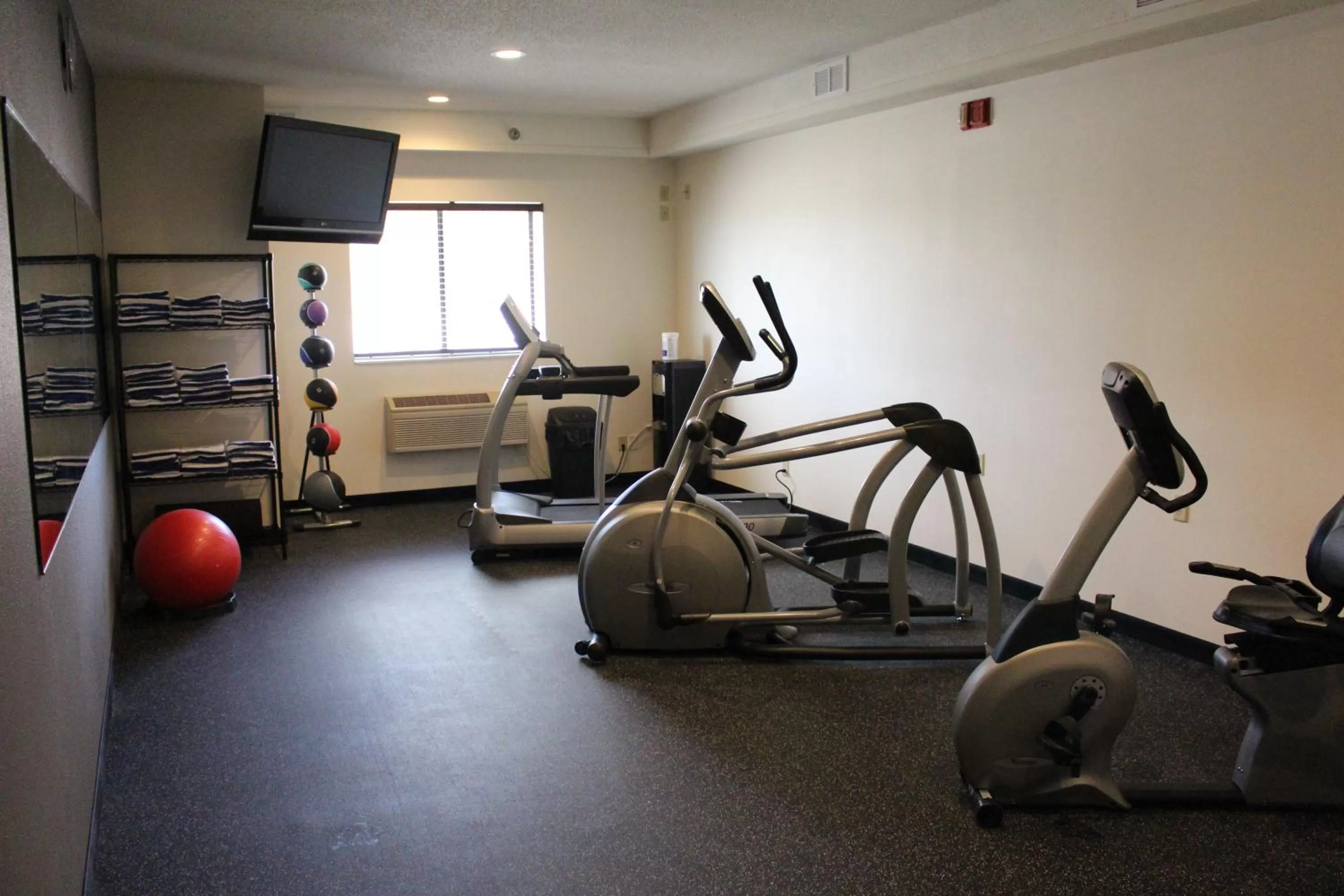 Fitness centre/facilities in Days Inn by Wyndham Watertown