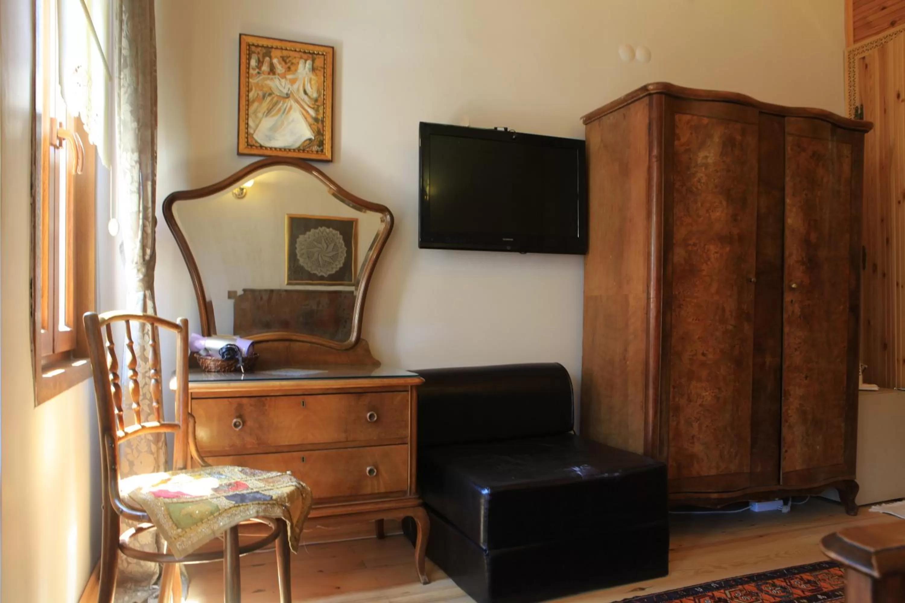 Decorative detail in Tom Square Boutique Hotel