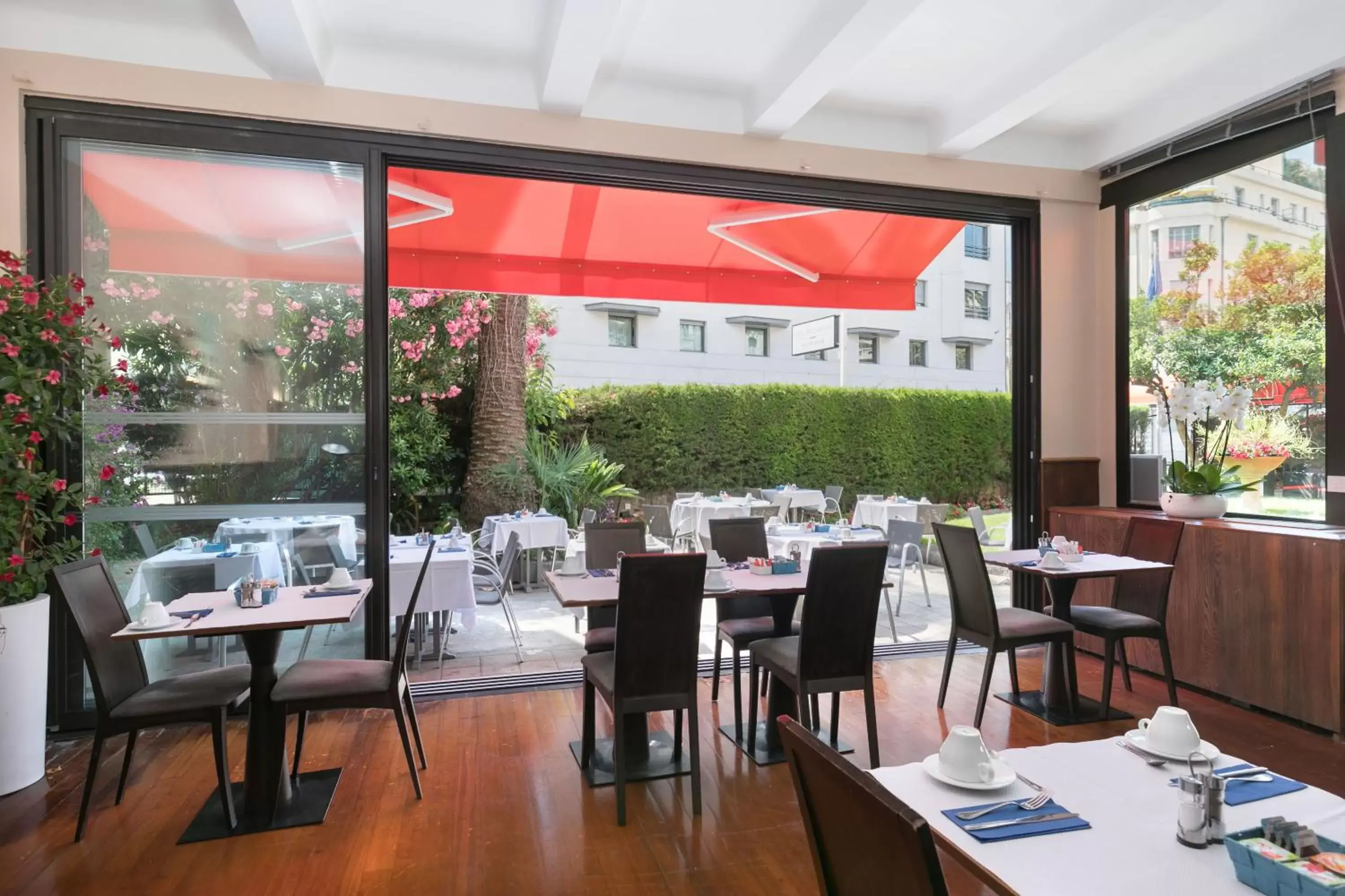 Restaurant/Places to Eat in Best Western Plus Hôtel Brice Garden Nice