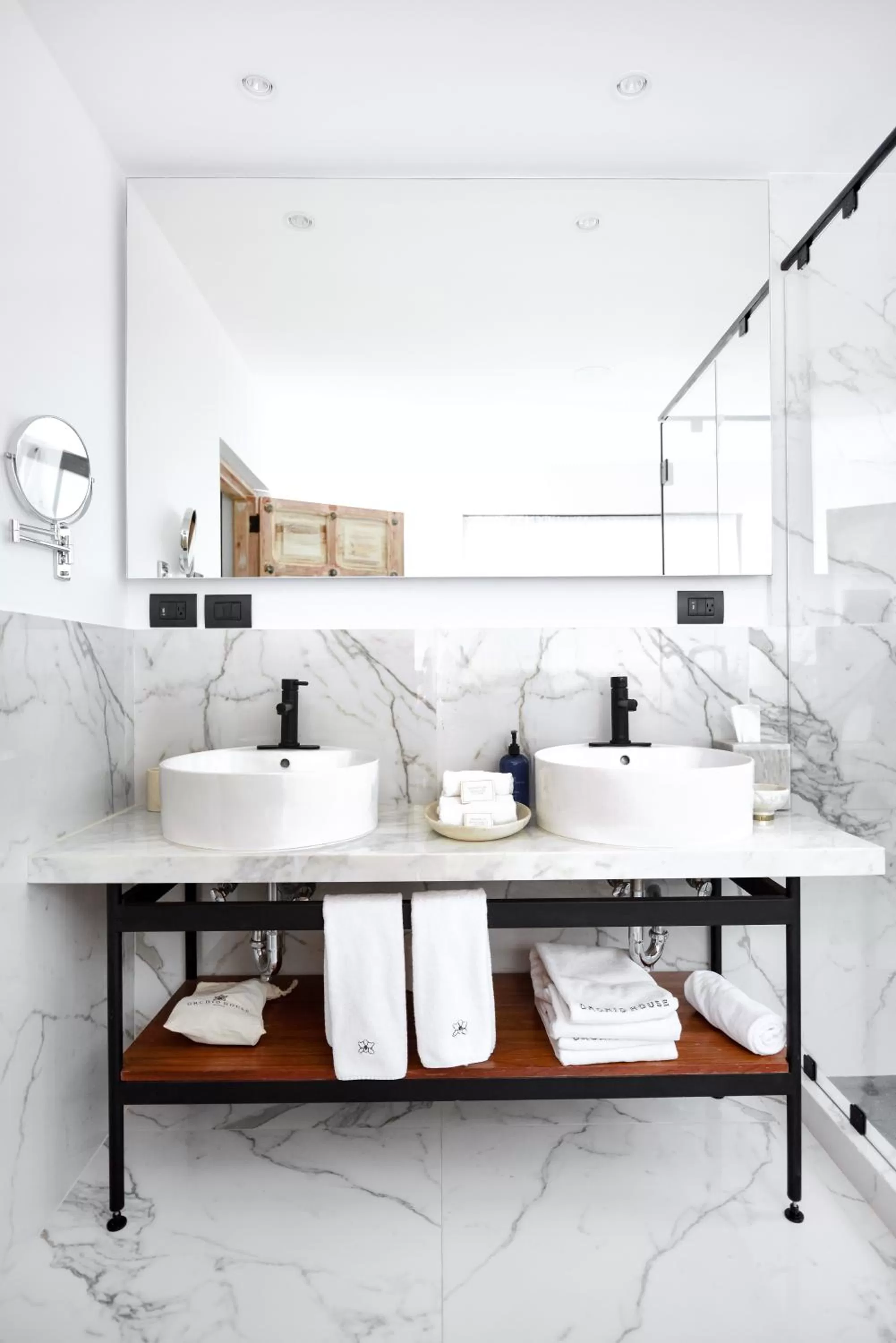 Bathroom in Orchid House Mexico City