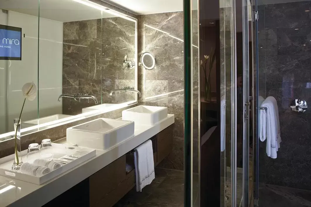 Bathroom in The Mira Hong Kong