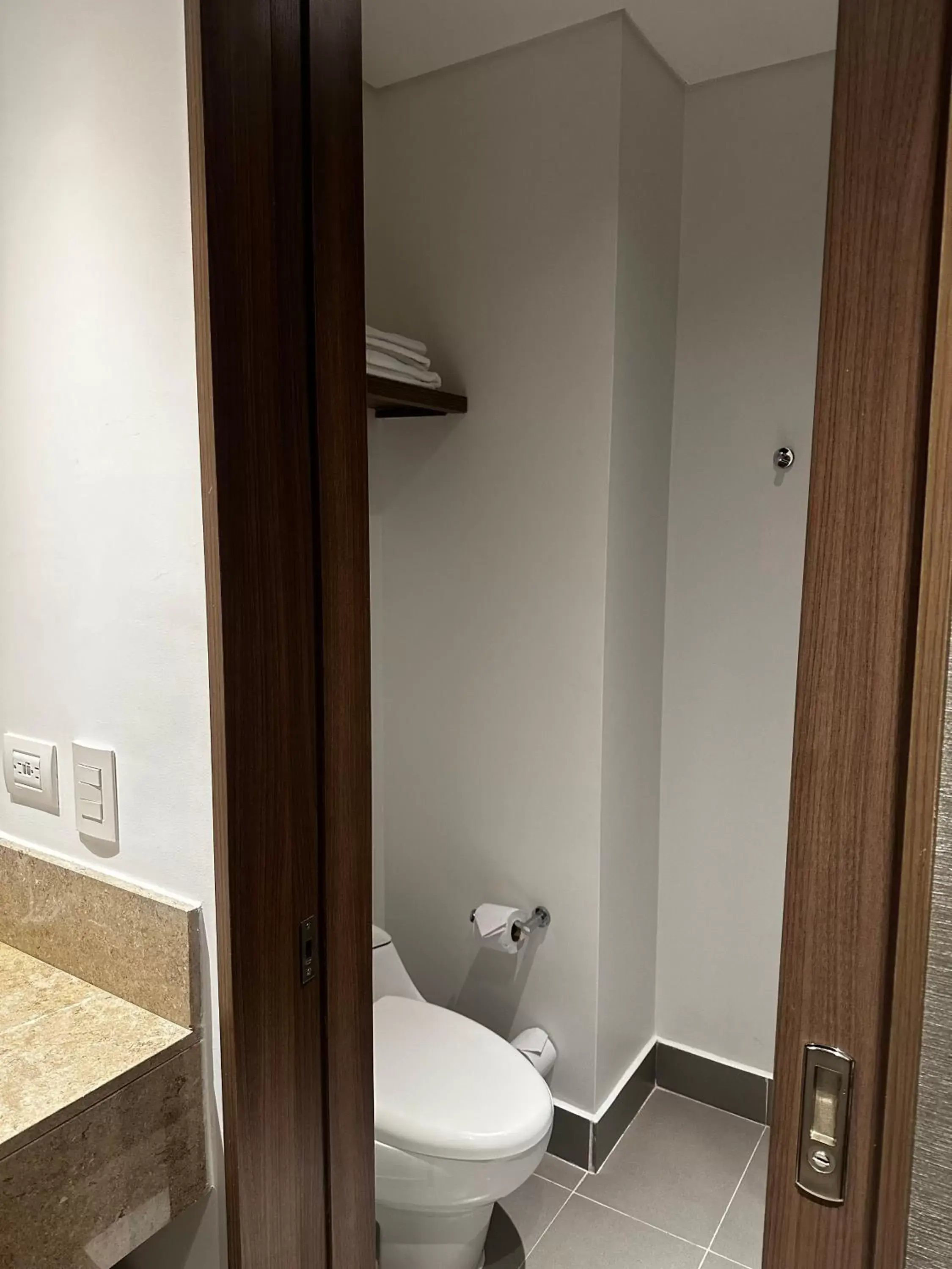 Bathroom in Hampton By Hilton Valledupar