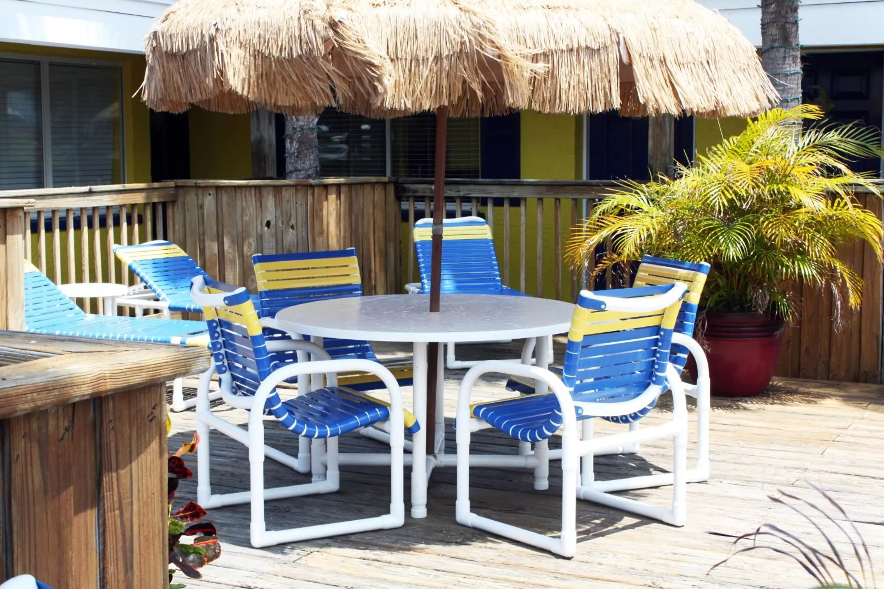 Day, Lounge/Bar in Barefoot Bay Resort Motel