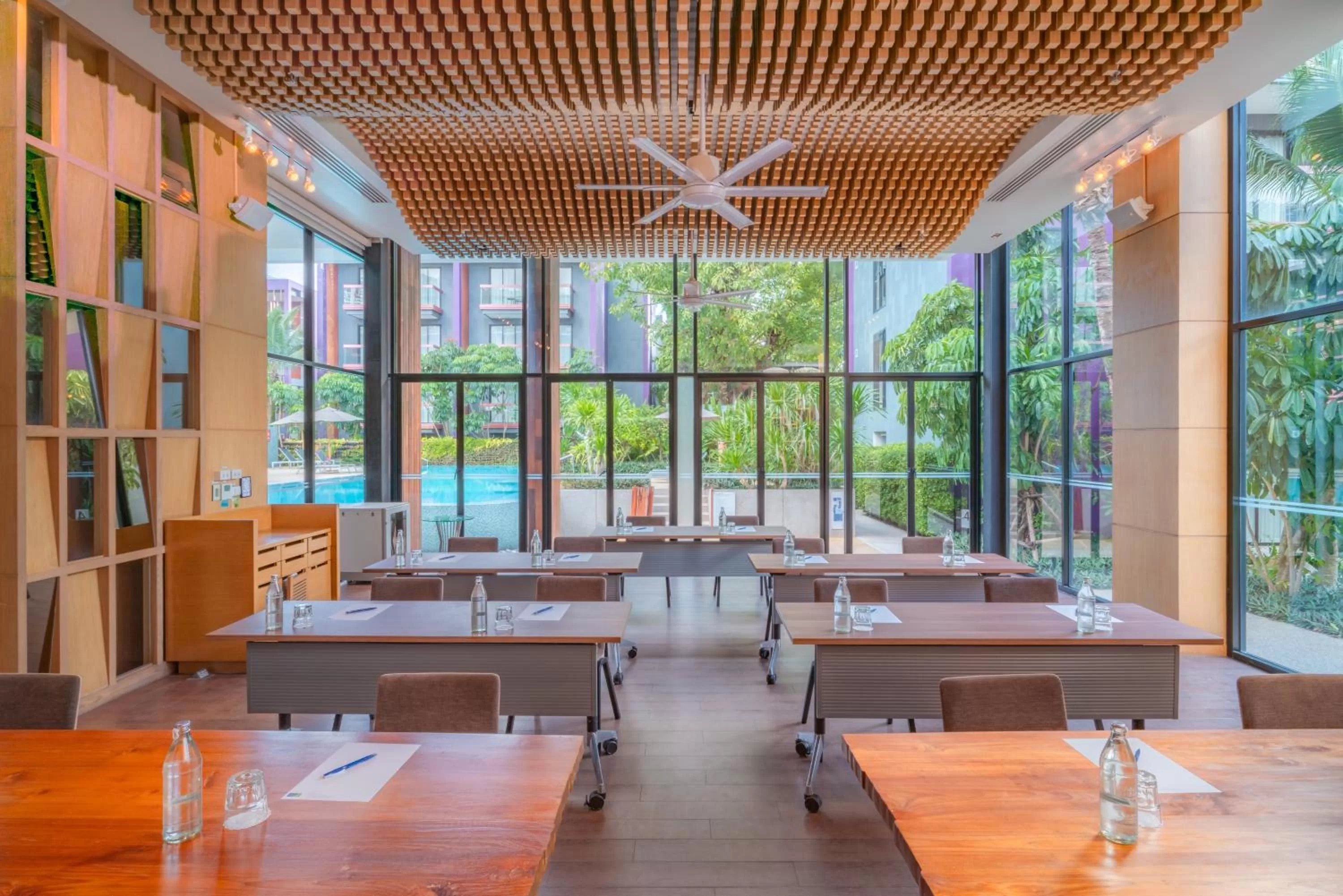 Meeting/conference room in Holiday Inn Express Phuket Patong Beach Central by IHG