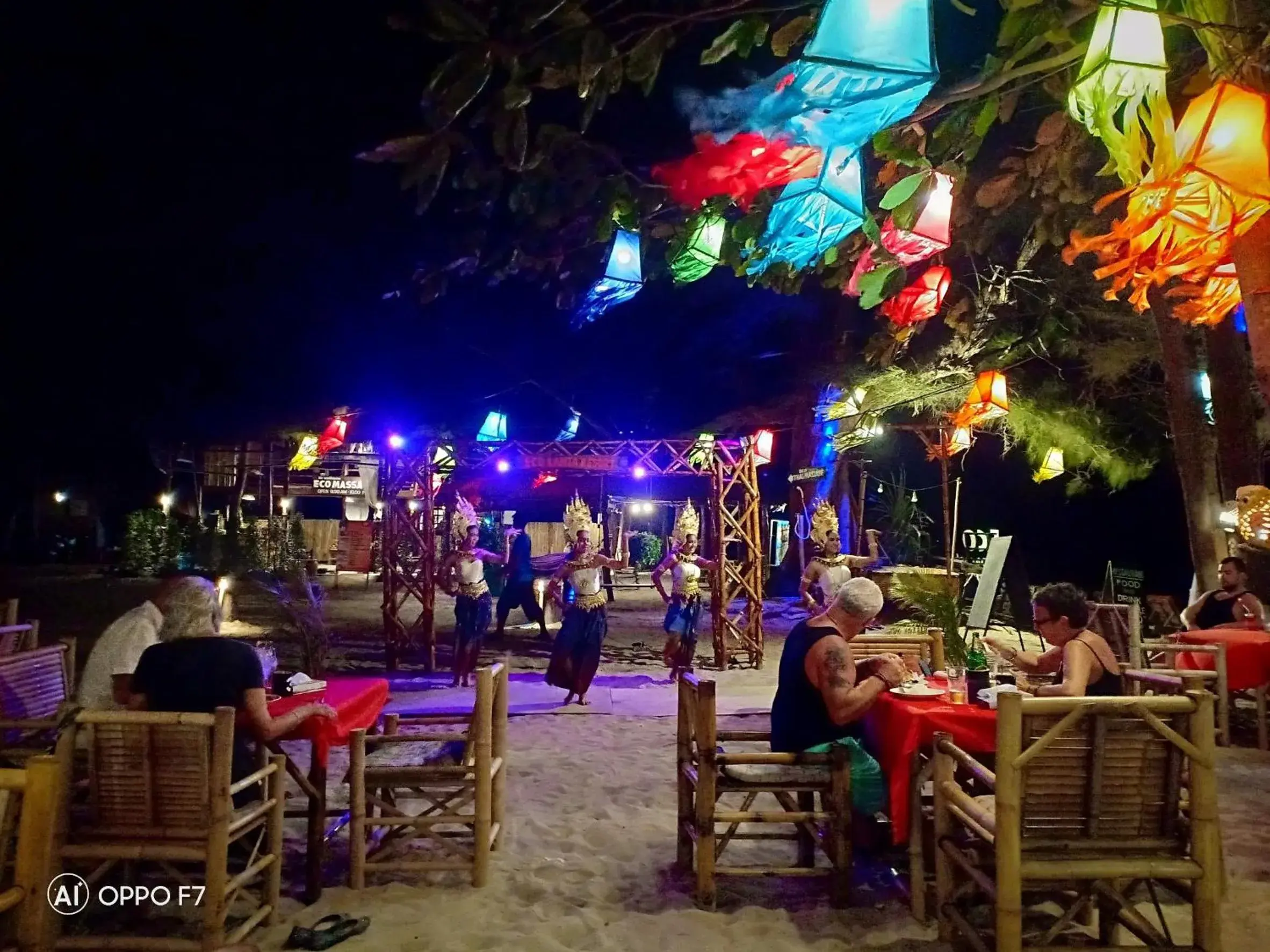 Restaurant/Places to Eat in Eco Lanta Hideaway Beach Resort