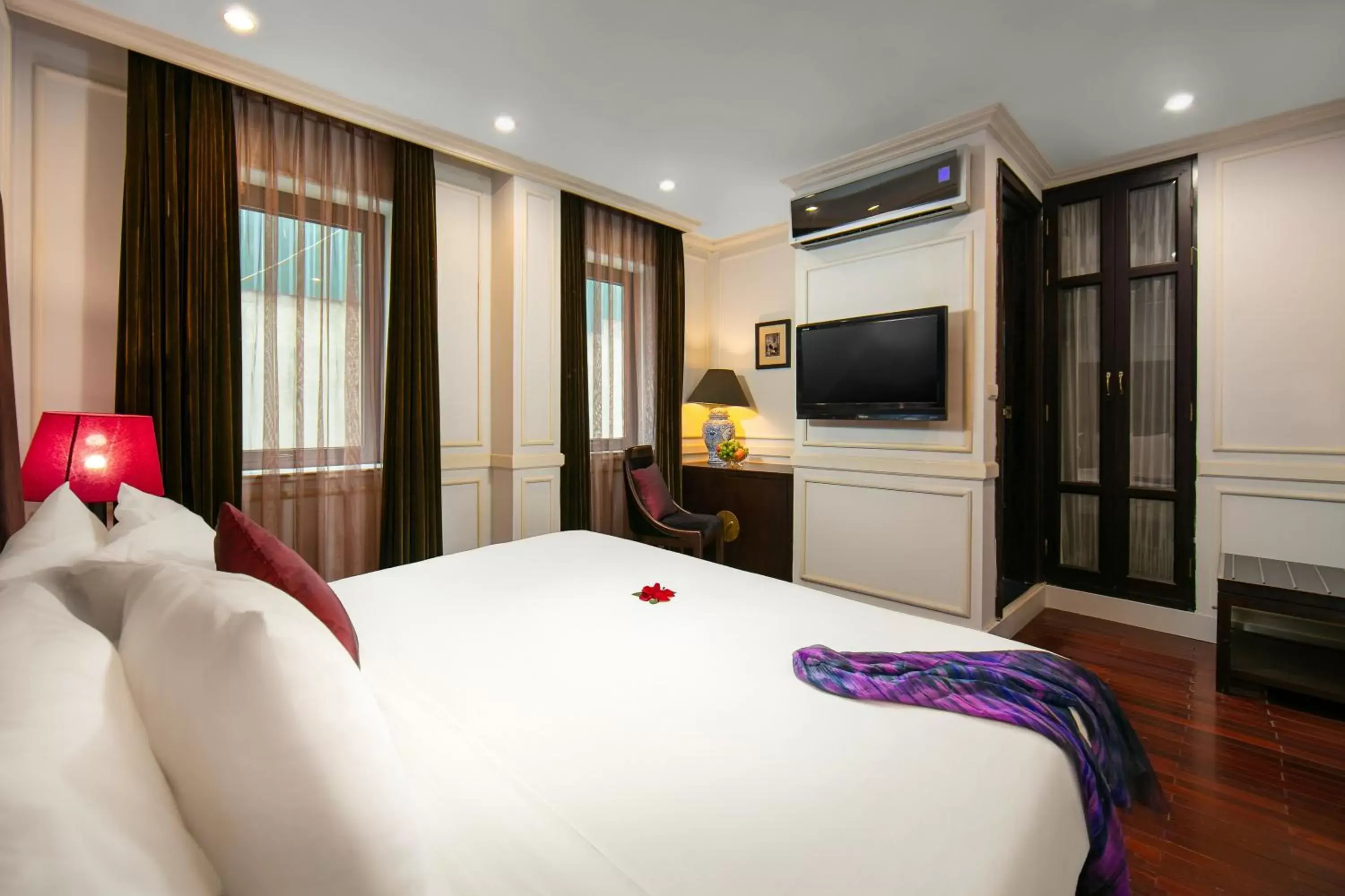 Bed in Hanoi Boutique Hotel & Spa