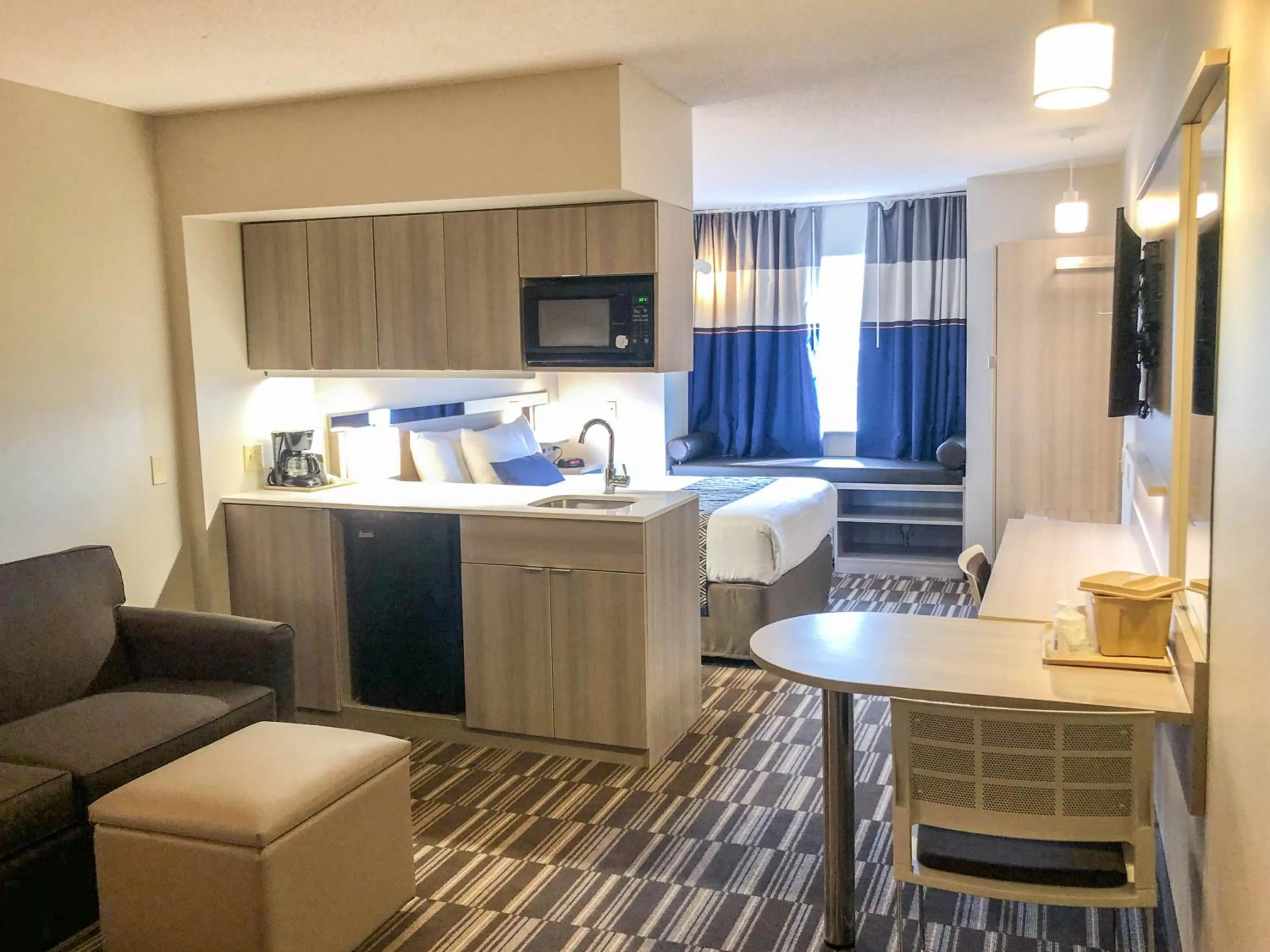Kitchen or kitchenette in Microtel Inn & Suites by Wyndham Eagan/St Paul