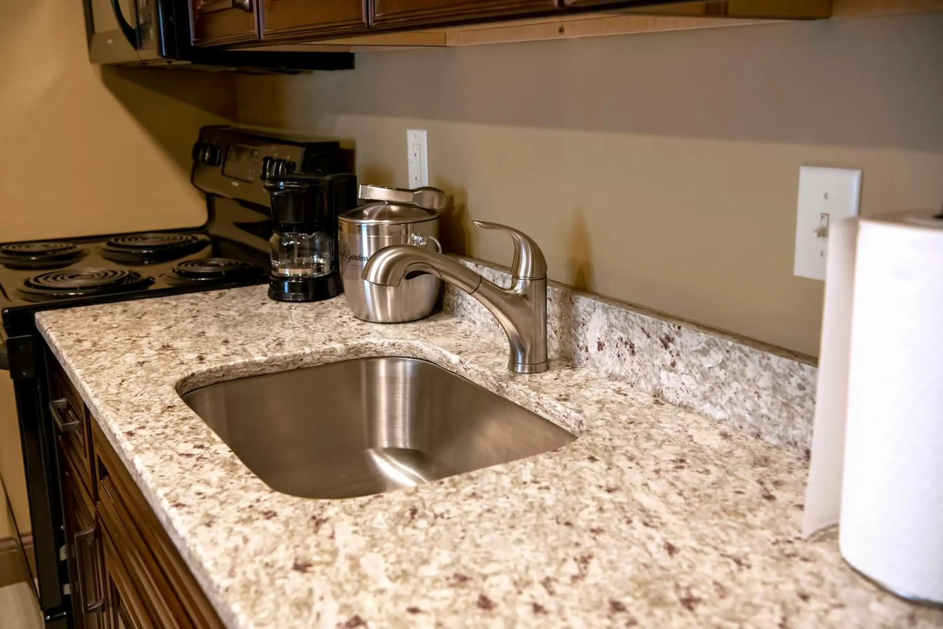 Kitchen/Kitchenette in Annabell Gardens