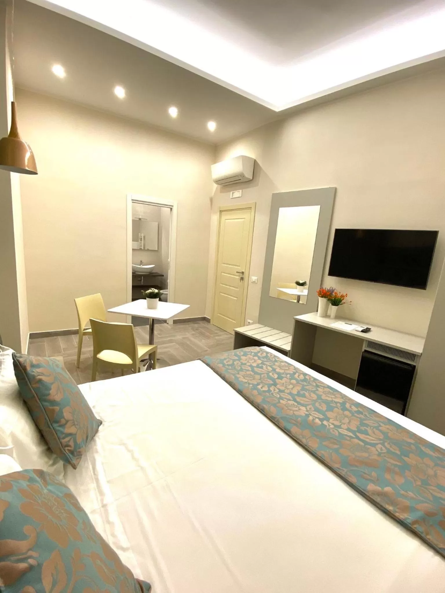 Hot Tub, Bed in MAIN - Municipio