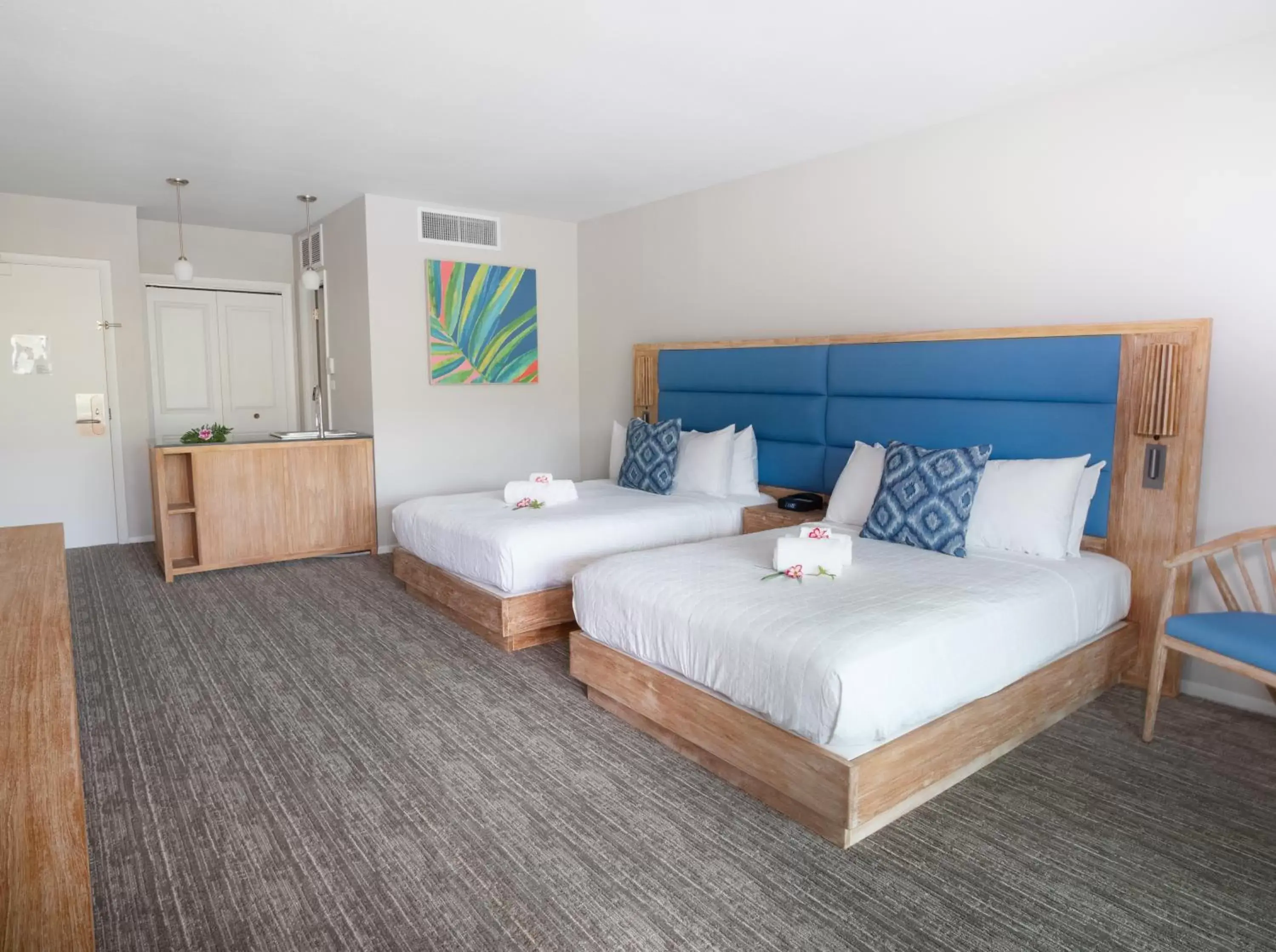 Bed in Royal Kona Resort