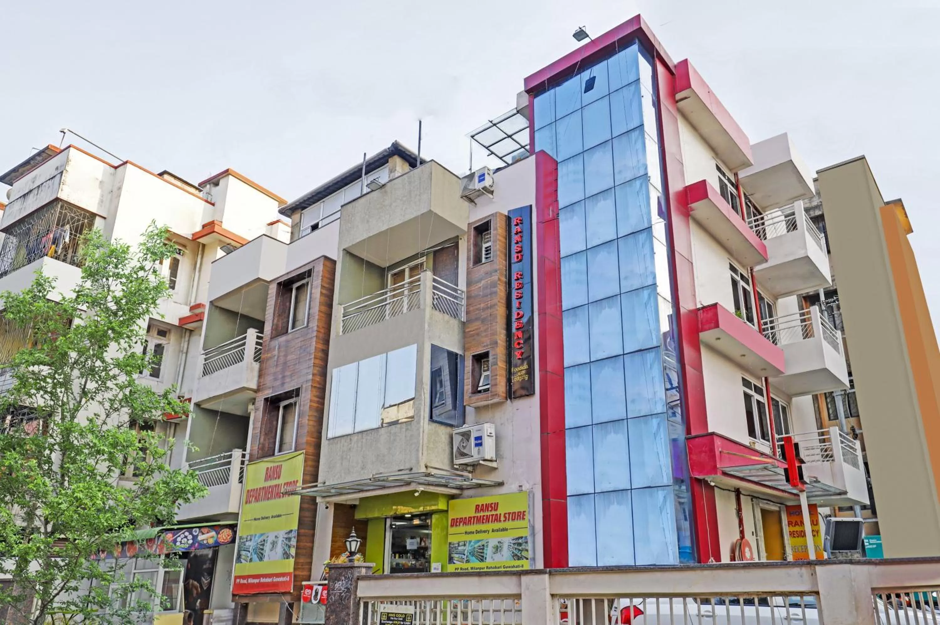 Property building in Itsy Hotels Ransu Residency