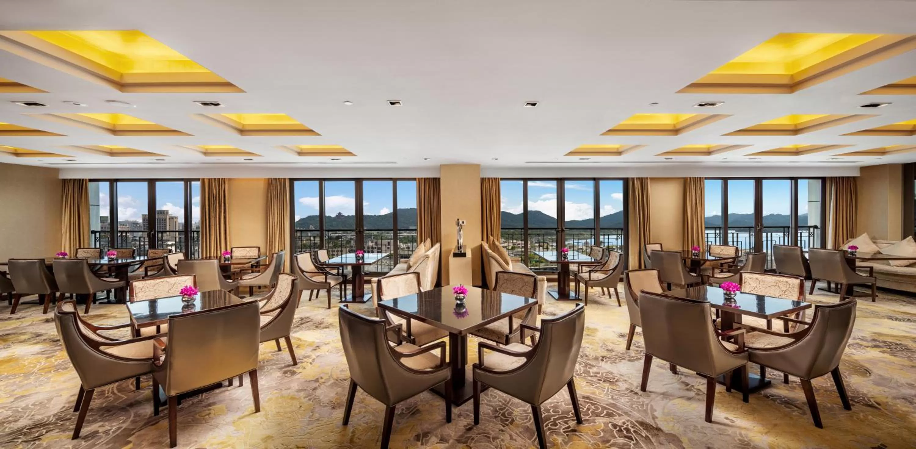 Lounge or bar, Restaurant/Places to Eat in Midtown Shangri-La, Hangzhou