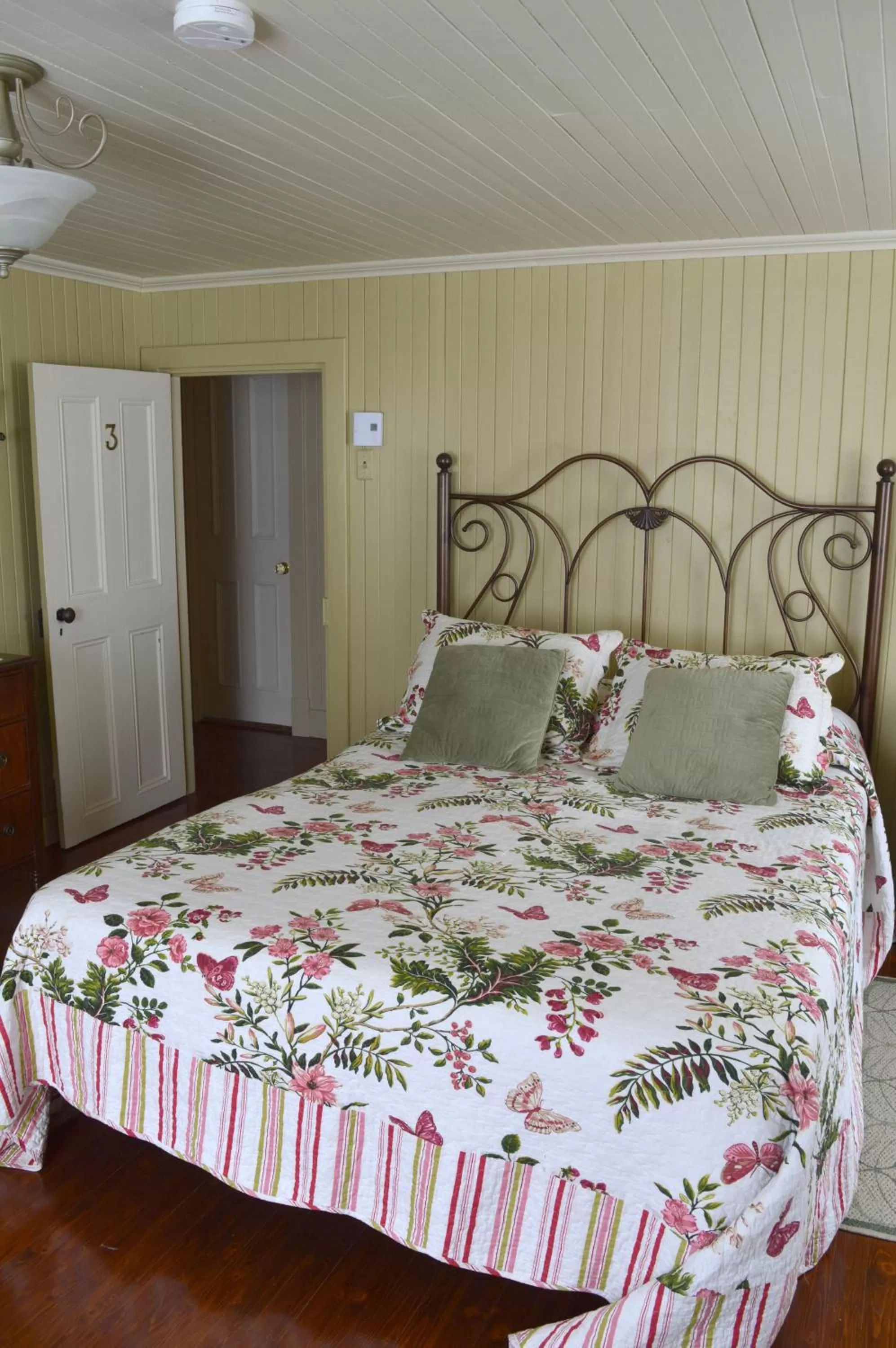 Bed in La Maison entre Mer Montagnes