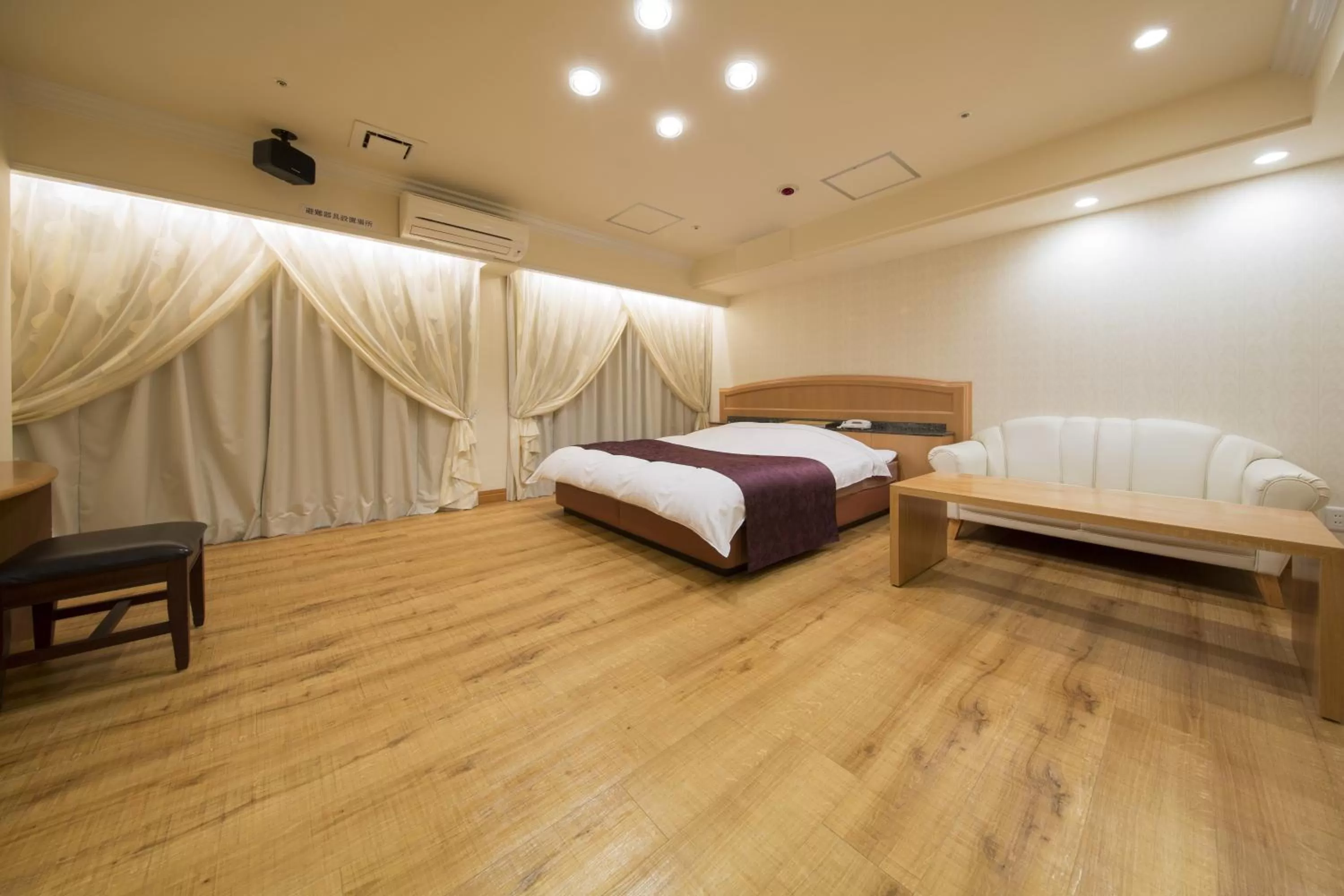 Photo of the whole room, Bed in Hotel Alps