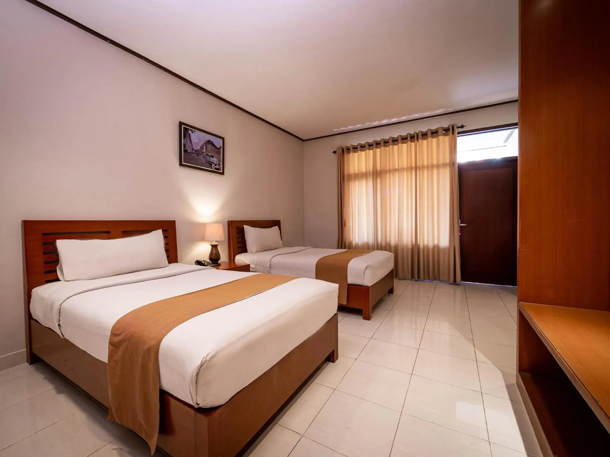 Garden, Bed in Yulia Beach Inn Kuta Garden, Bed in Yulia Beach Inn Kuta