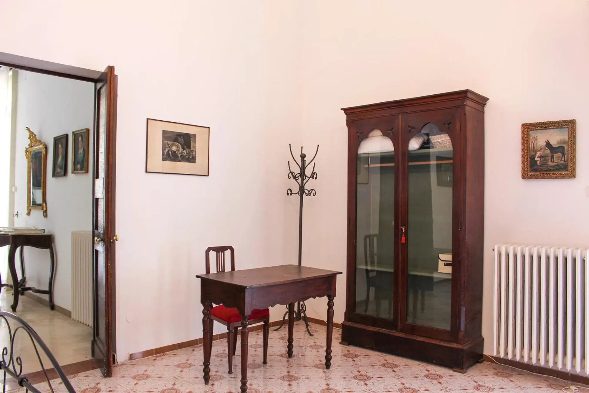 Photo of the whole room, Dining Area in B&B Palazzo Sambiasi