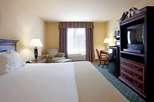 Bed in Holiday Inn Express Hotel & Suites West Monroe, an IHG Hotel