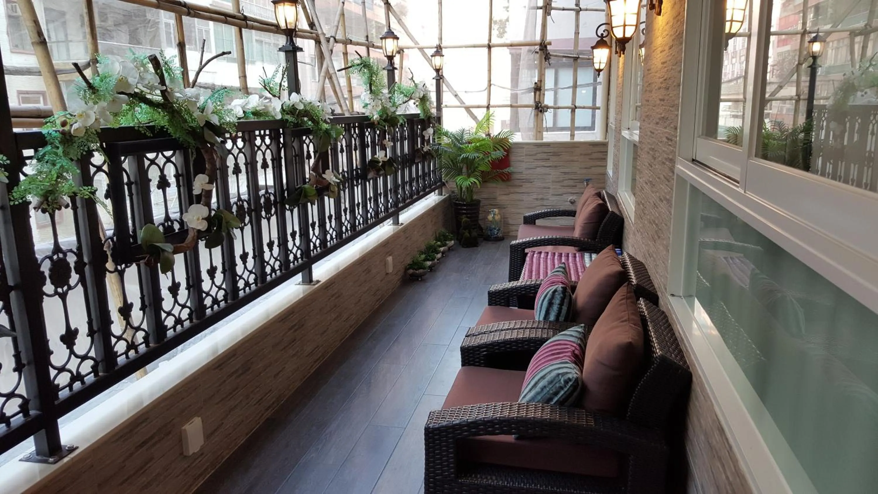 Seating area in Seasons Hotel - Causeway Bay