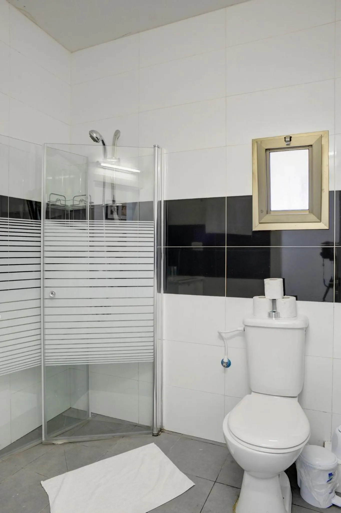 Toilet in Liber Tel Aviv Sea Shore Suites BY RAPHAEL HOTELS