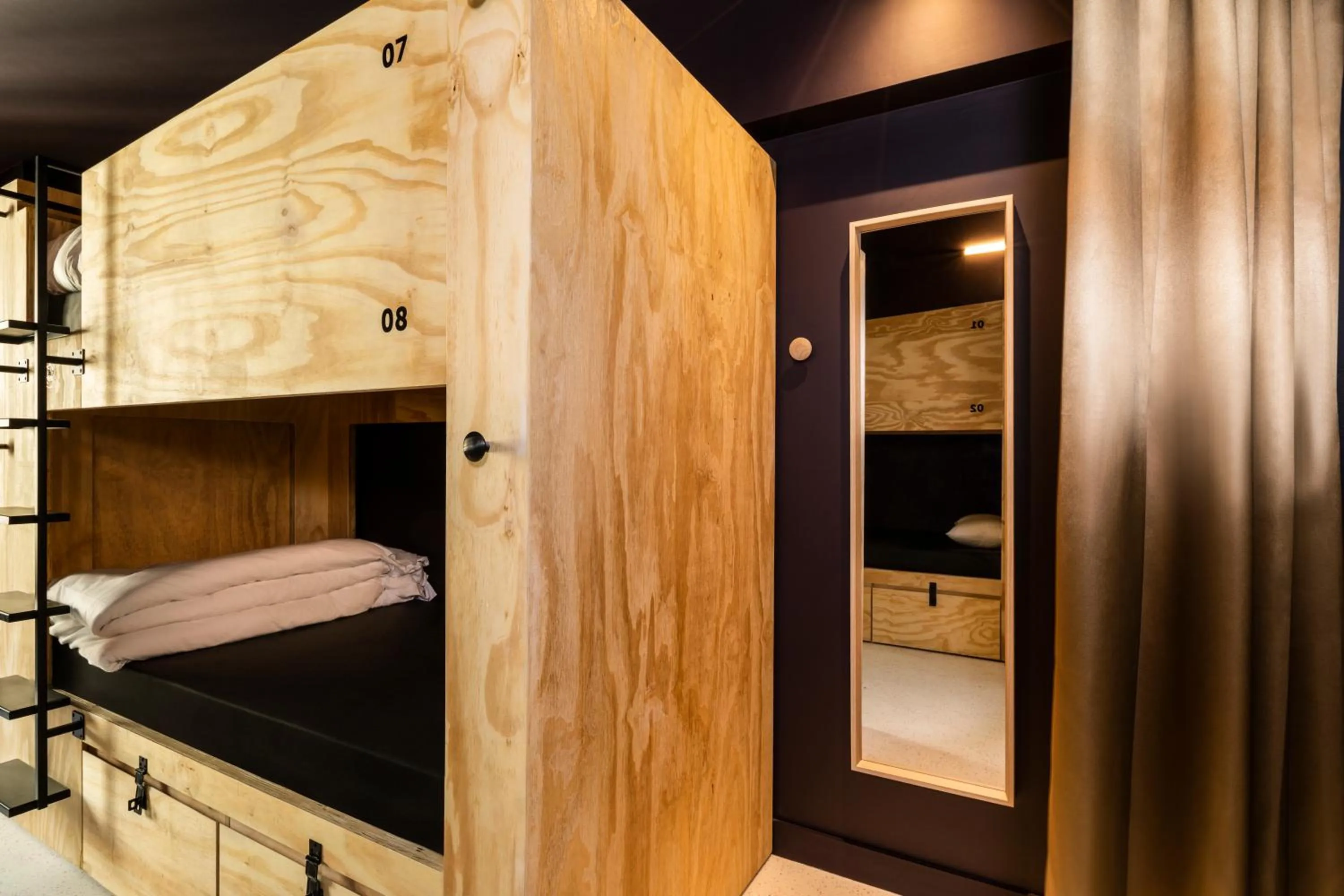 bunk bed, Bed in JO&JOE Paris - Nation