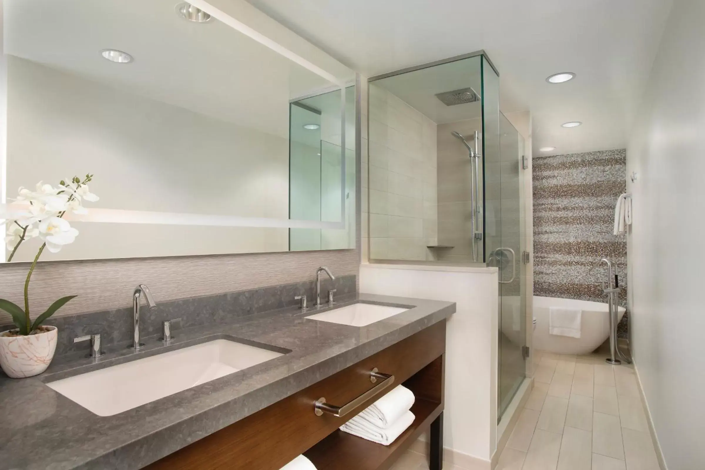 Bathroom in Hyatt Regency Maui Resort & Spa