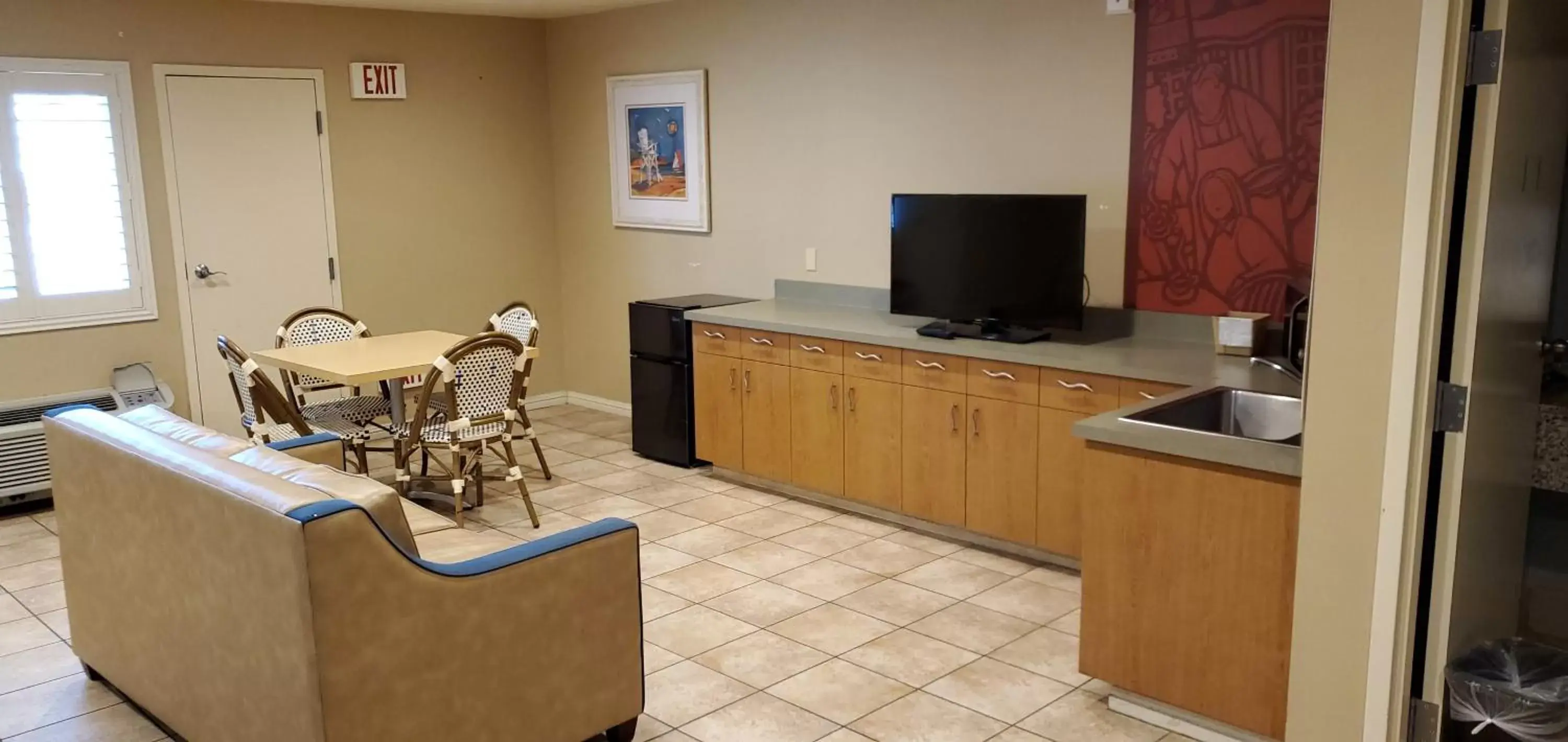 TV/Entertainment Center in Morro Shores Inn And Suites