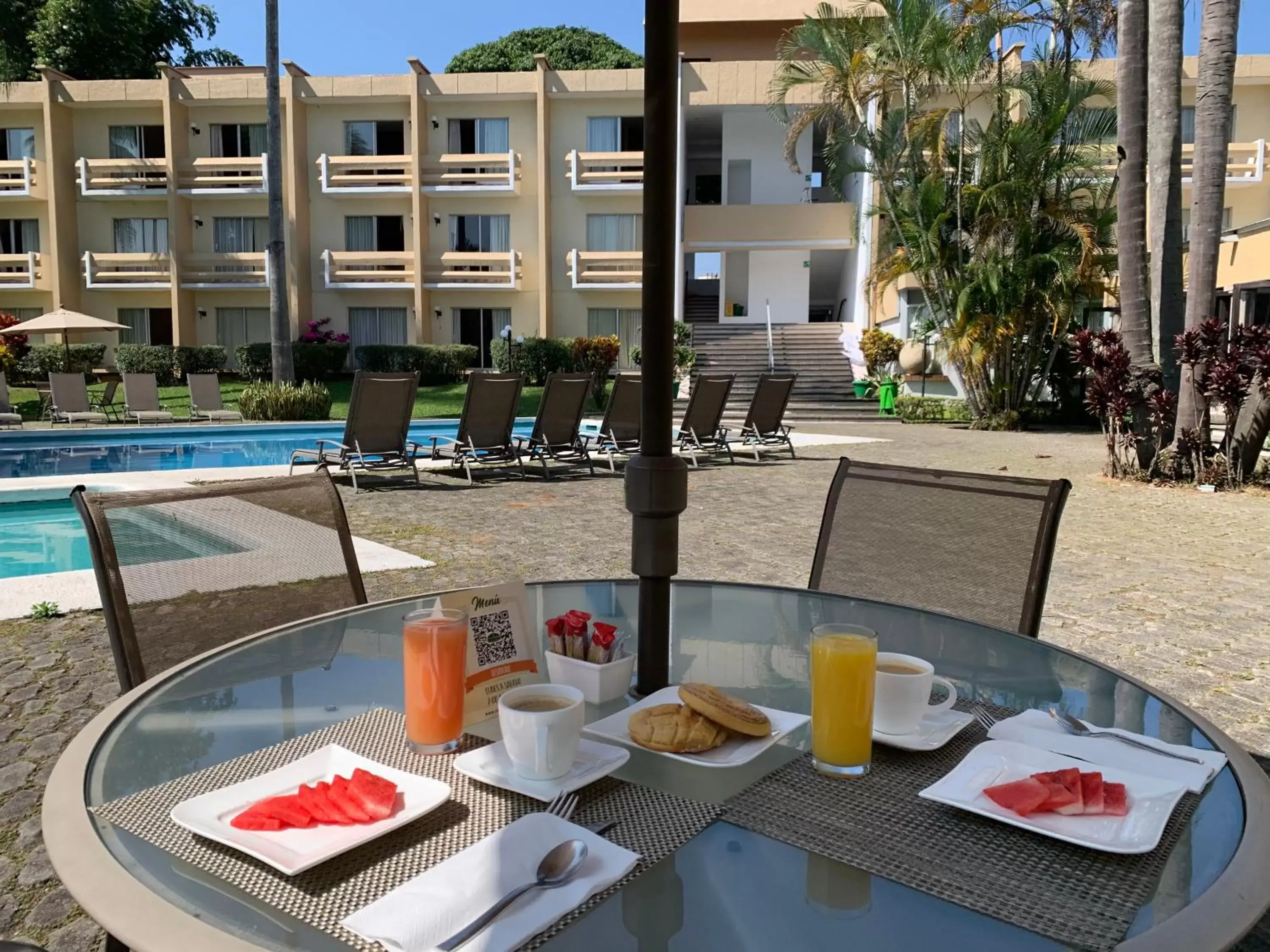 Breakfast, Swimming Pool in Hotel Villa Florida Córdoba