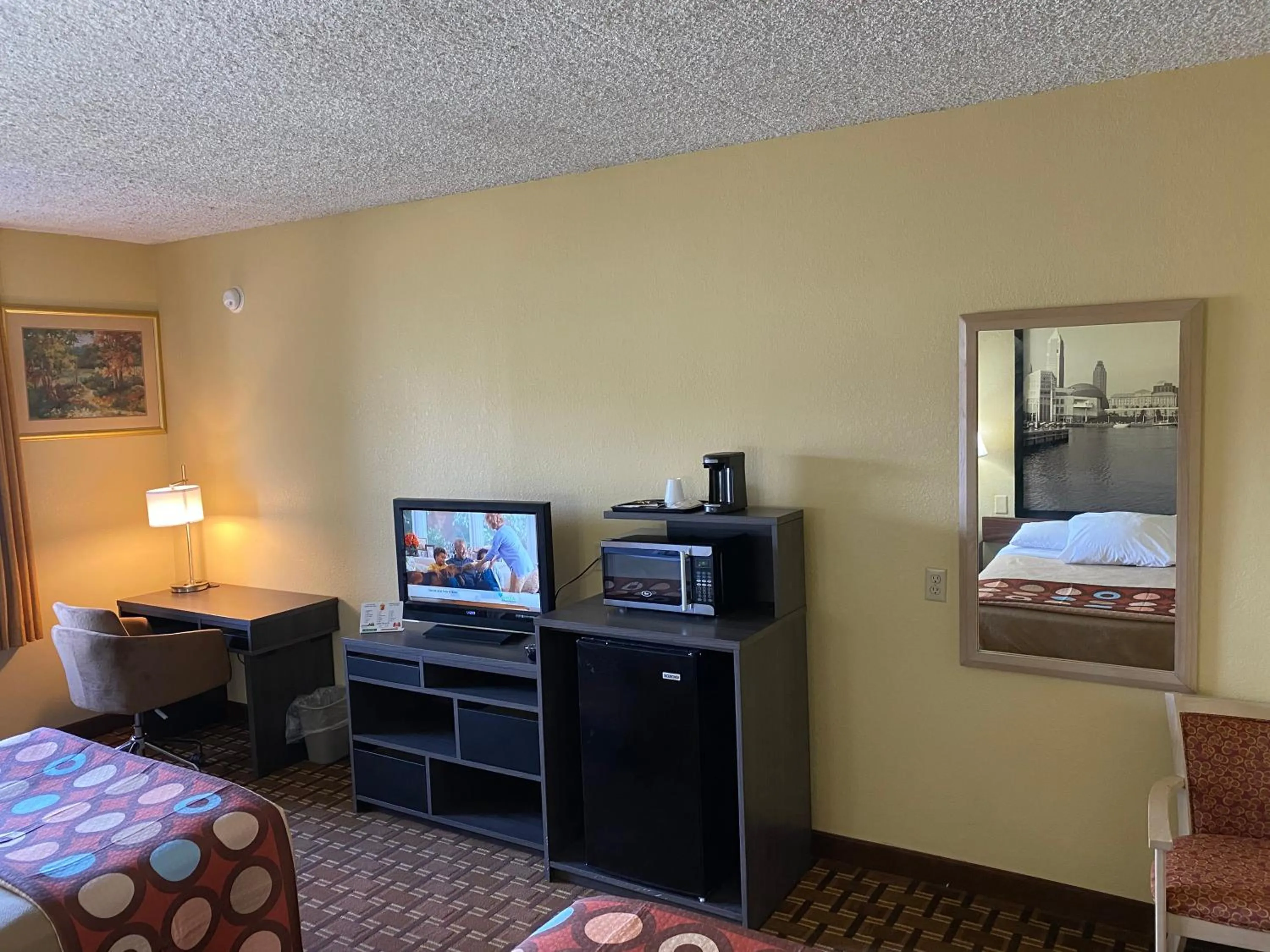 Bed in Super 8 by Wyndham Port Clinton
