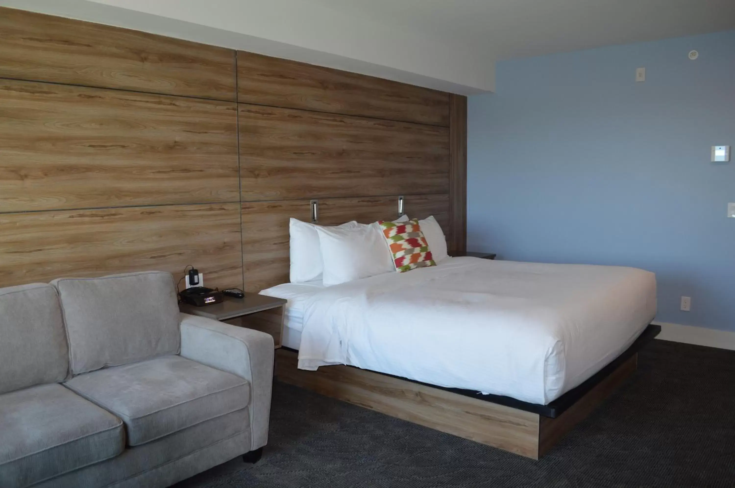 Bedroom, Bed in Living Stone Golf Resort