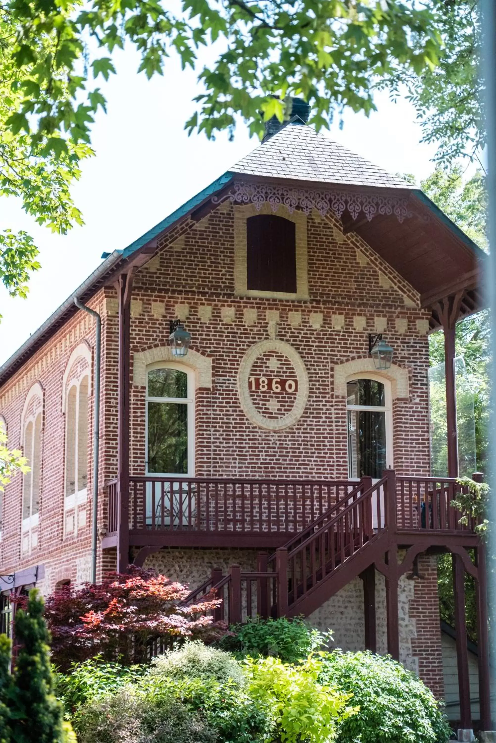 Property Building in Le Clos de Grâce