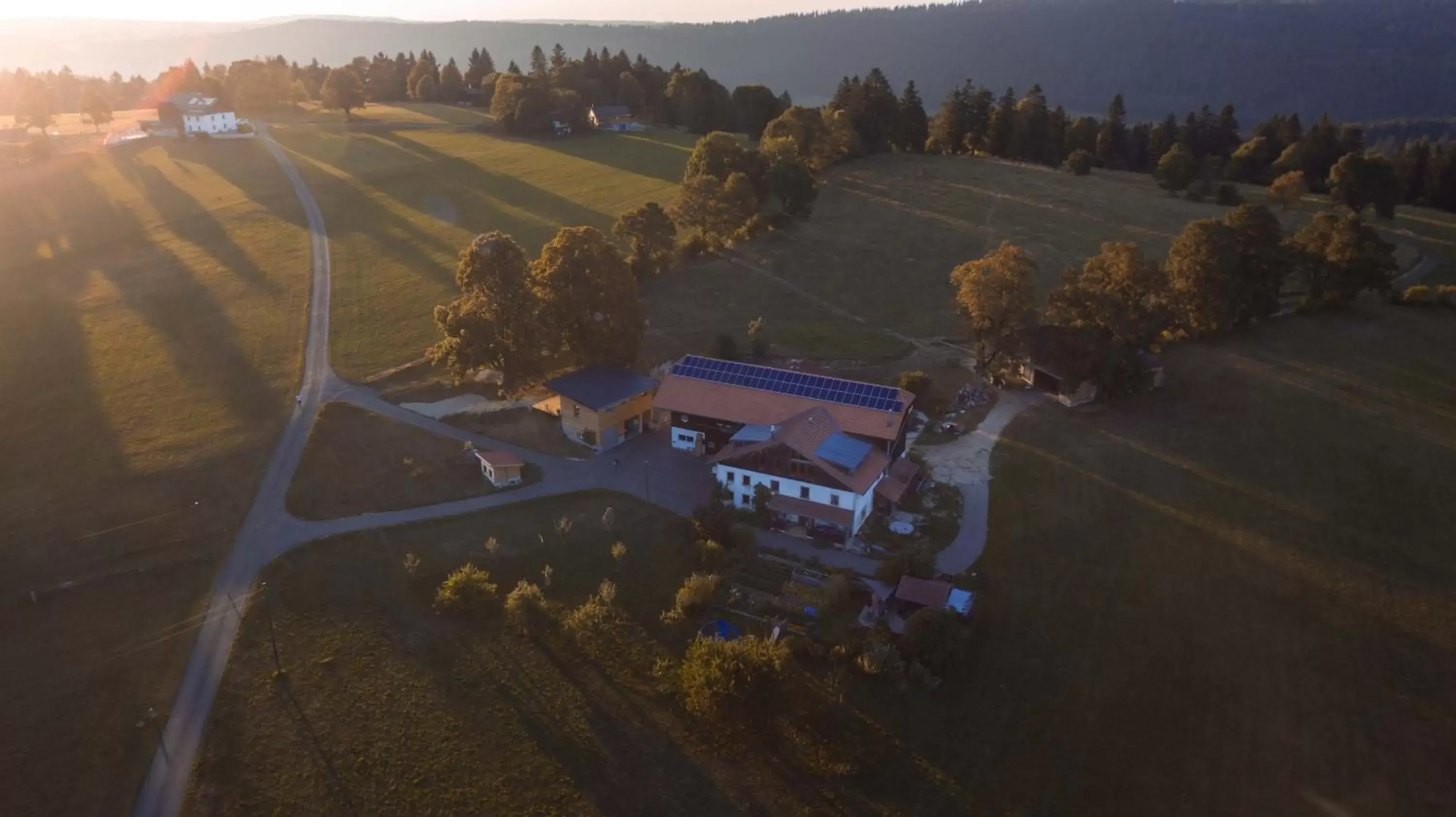 Bird's-eye View in Au Chant du Vent