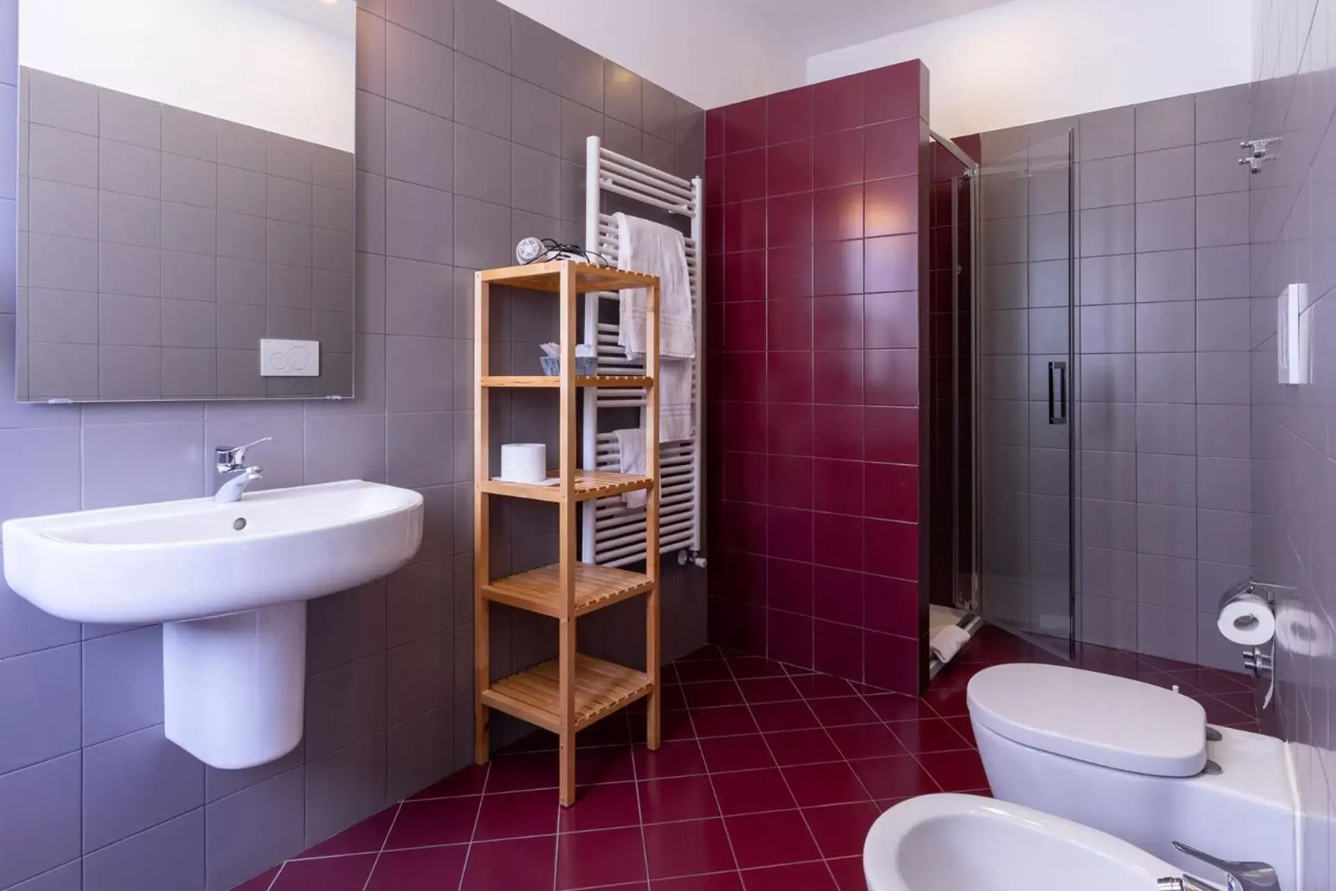 Shower, Bathroom in Ventitrémarzo Guest House