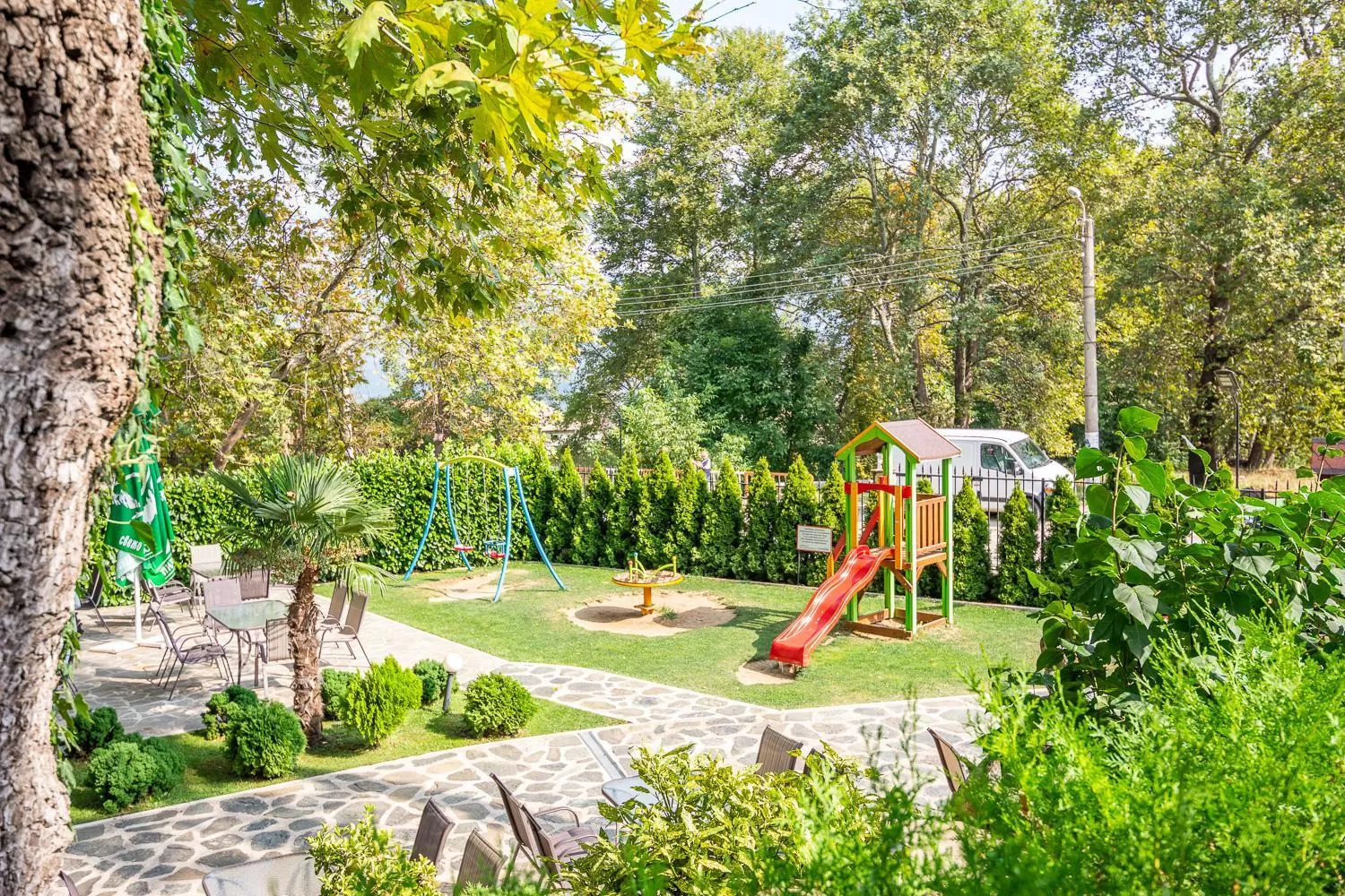 Garden in Eco Hotel Momata