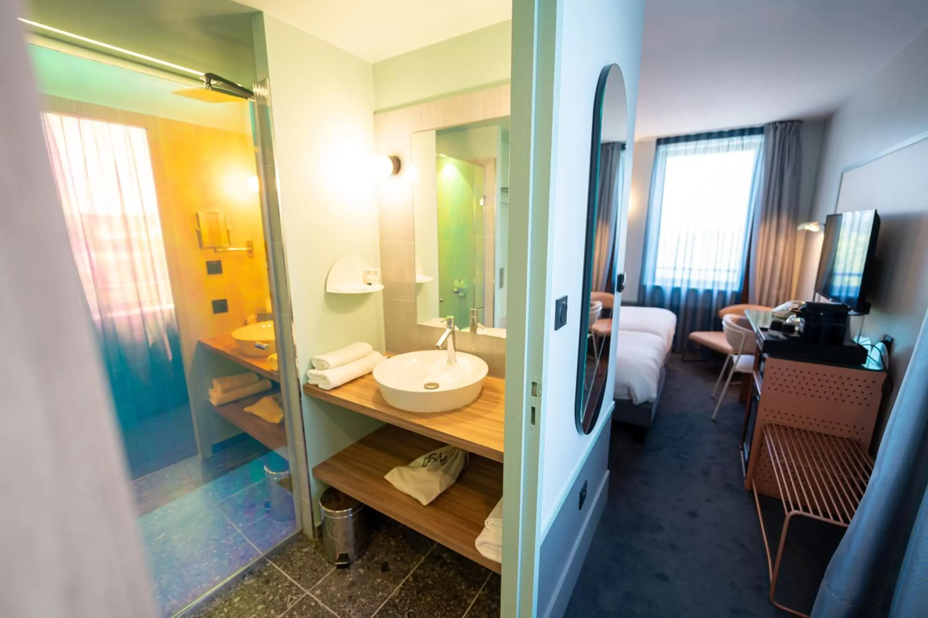 Day, Bathroom in Aiden by Best Western @ Clermont-Ferrand