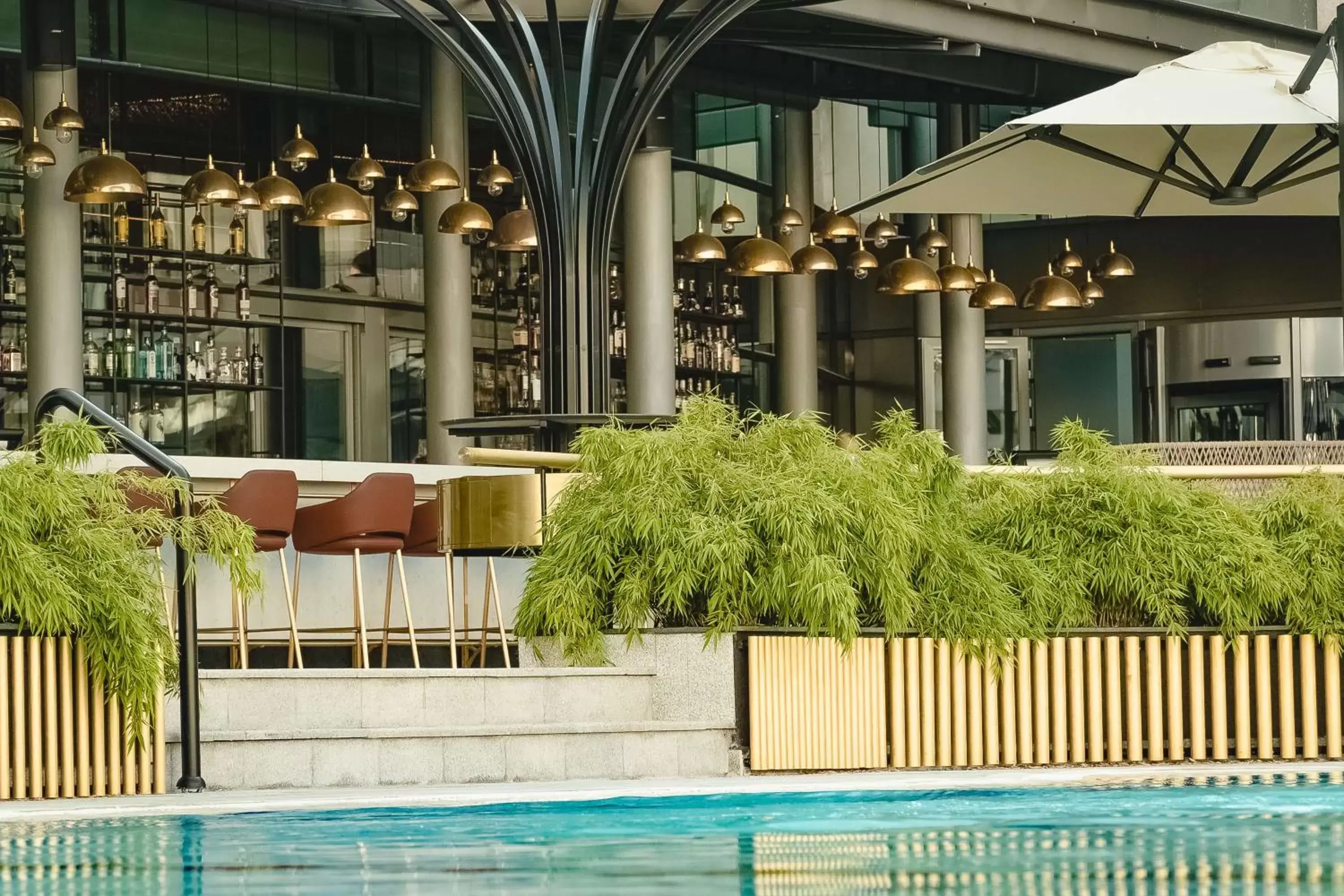 Restaurant/places to eat, Swimming Pool in Radisson Blu Hotel Bucharest