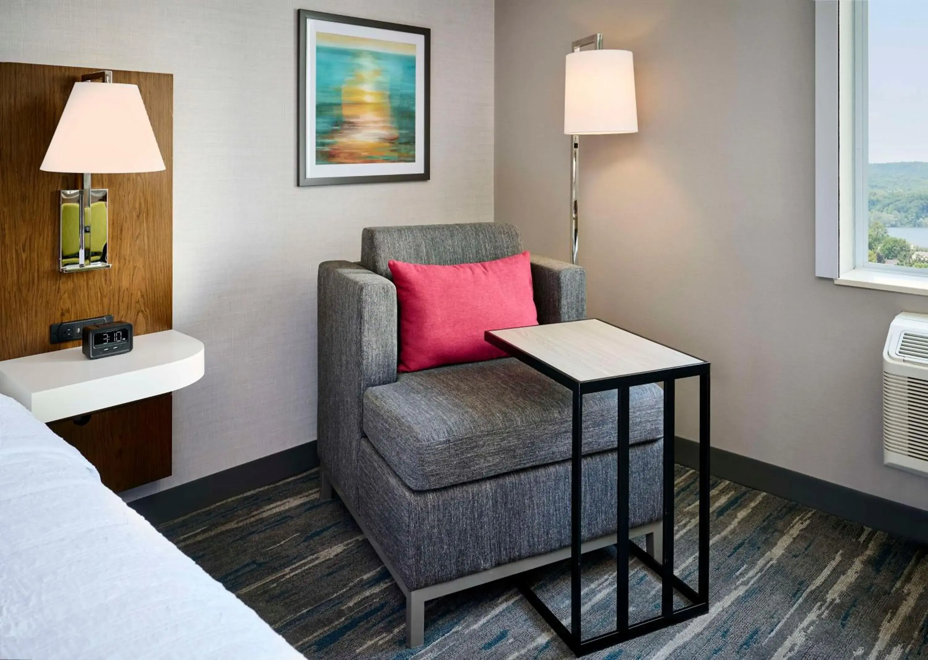 Living room, Bed in Hampton Inn By Hilton Hamilton Living room, Bed in Hampton Inn By Hilton Hamilton