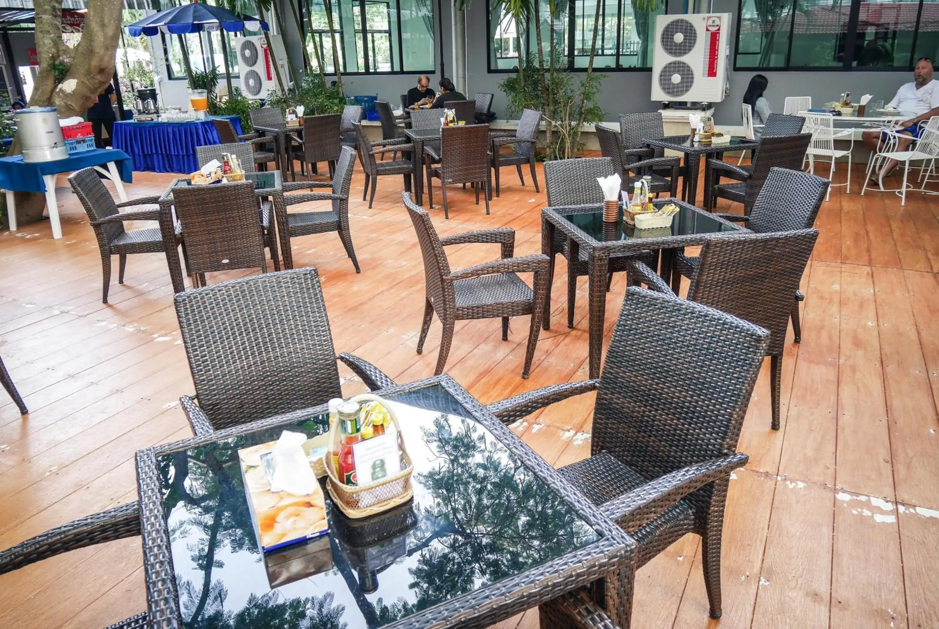 Restaurant/places to eat in Villa Navin Restaurant/places to eat in Villa Navin