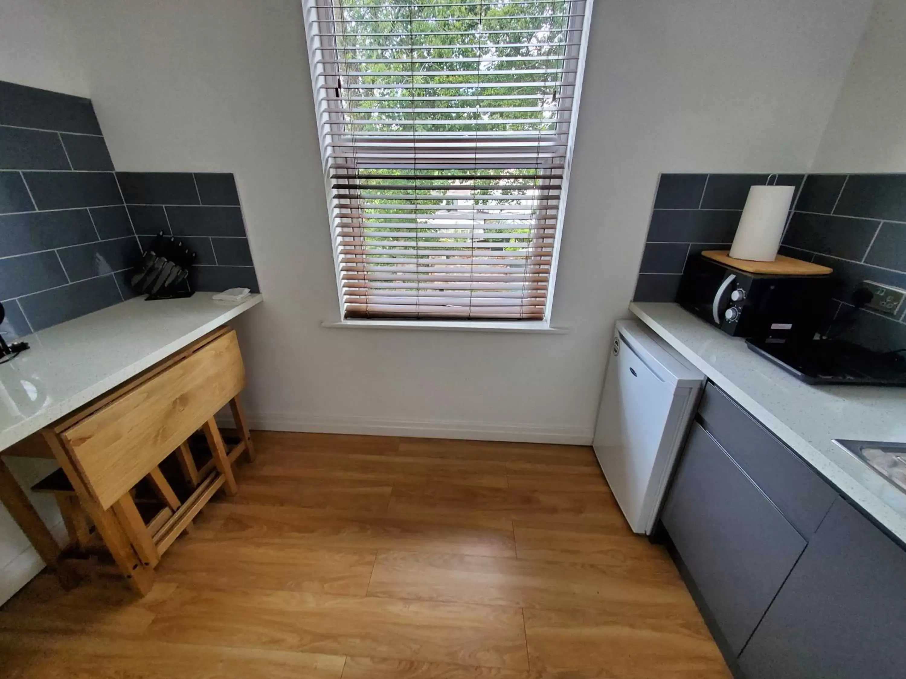 Kitchen or kitchenette, Kitchen/Kitchenette in The Ashcroft Apartments