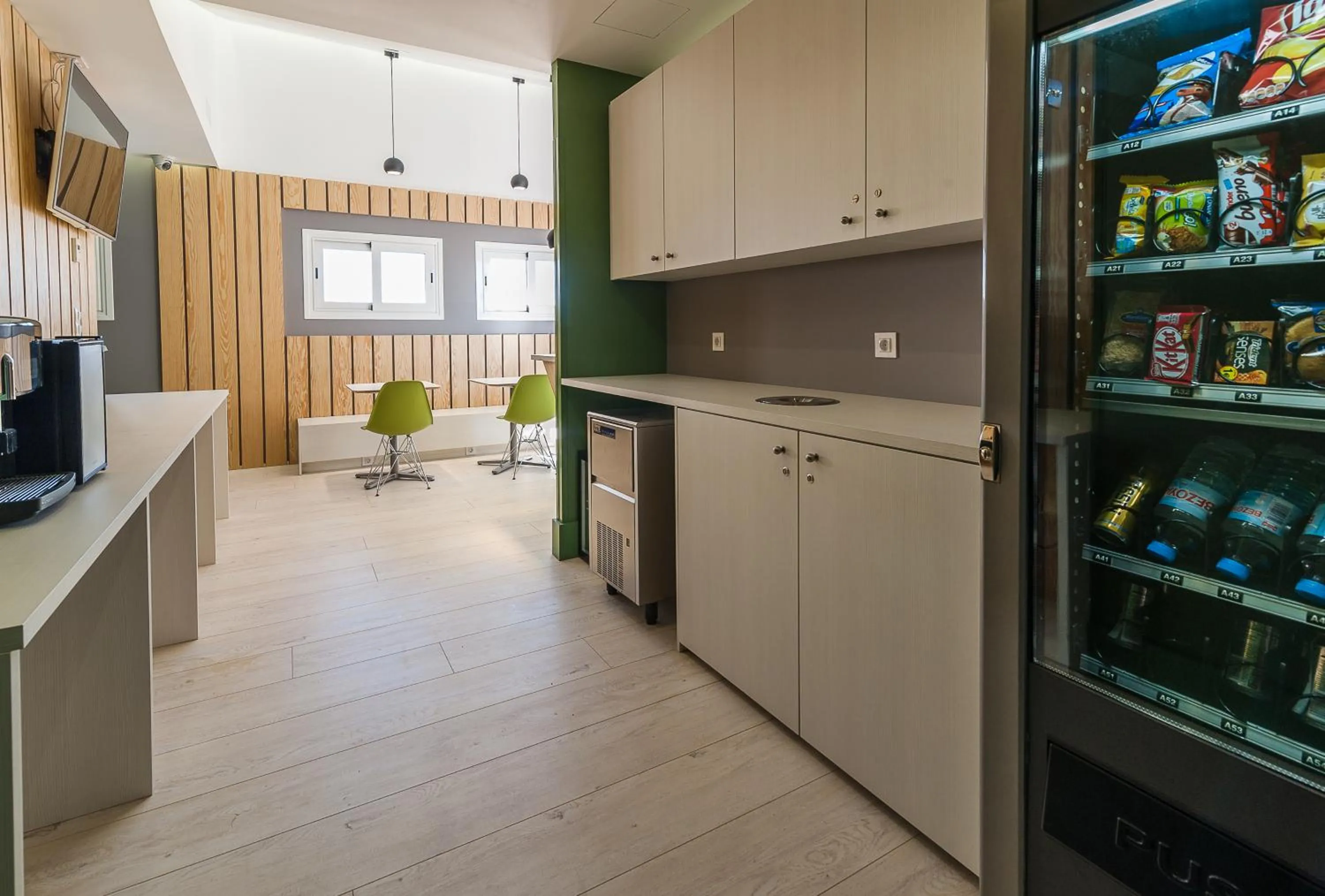 Communal lounge/ TV room in B&B HOTEL Madrid Centro Fuencarral 52