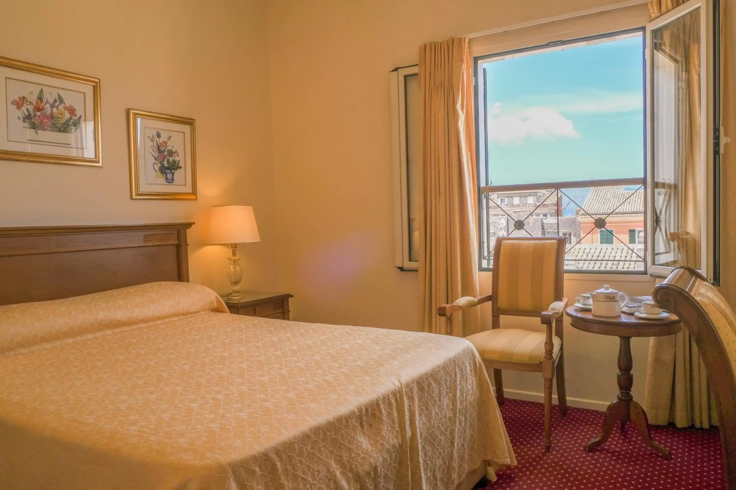 Bedroom, Bed in Cavalieri Hotel