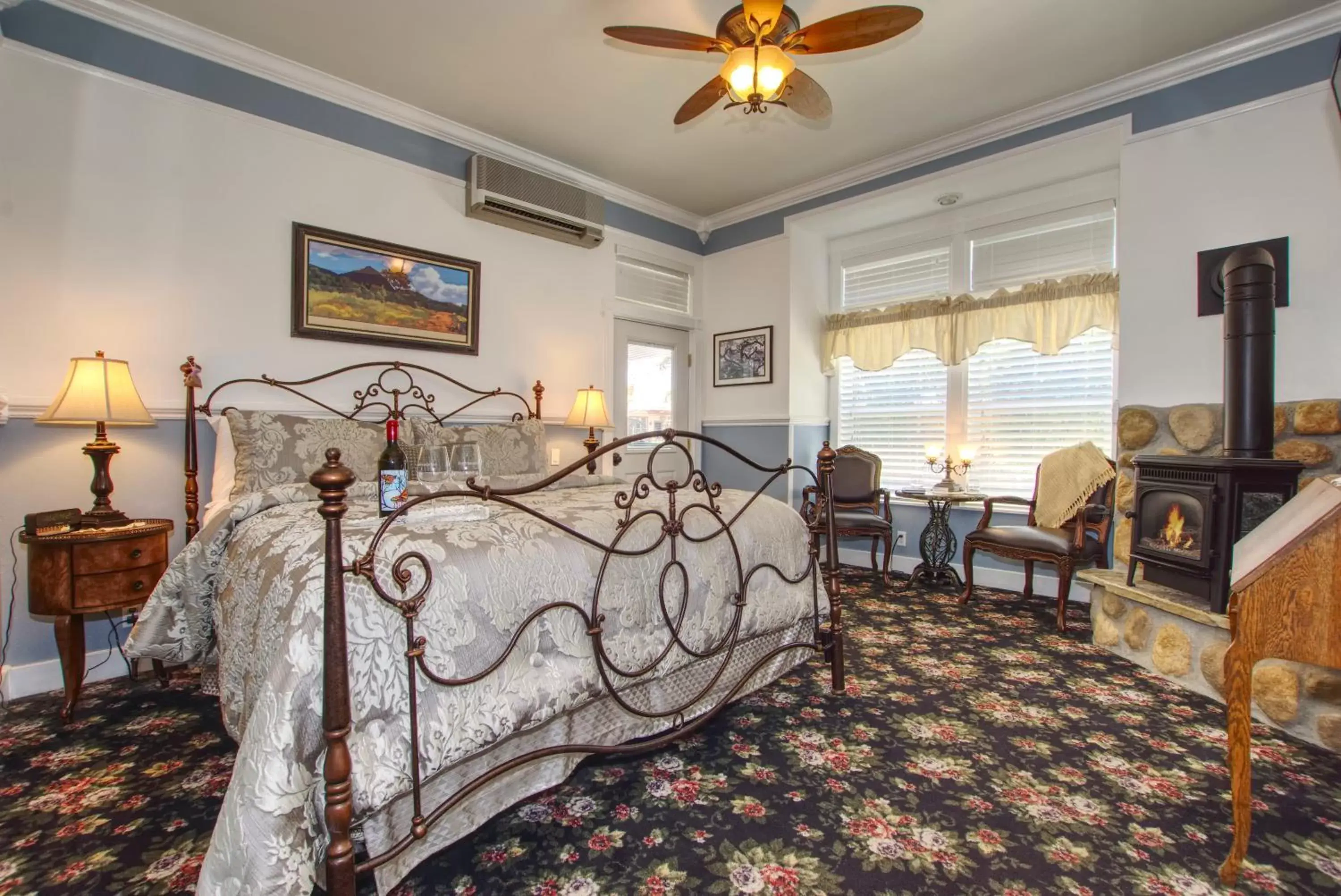 Brick Barn - King Room Disability Access in ForFriends Inn Wine Country Bed and Breakfast Brick Barn - King Room Disability Access in ForFriends Inn Wine Country Bed and Breakfast