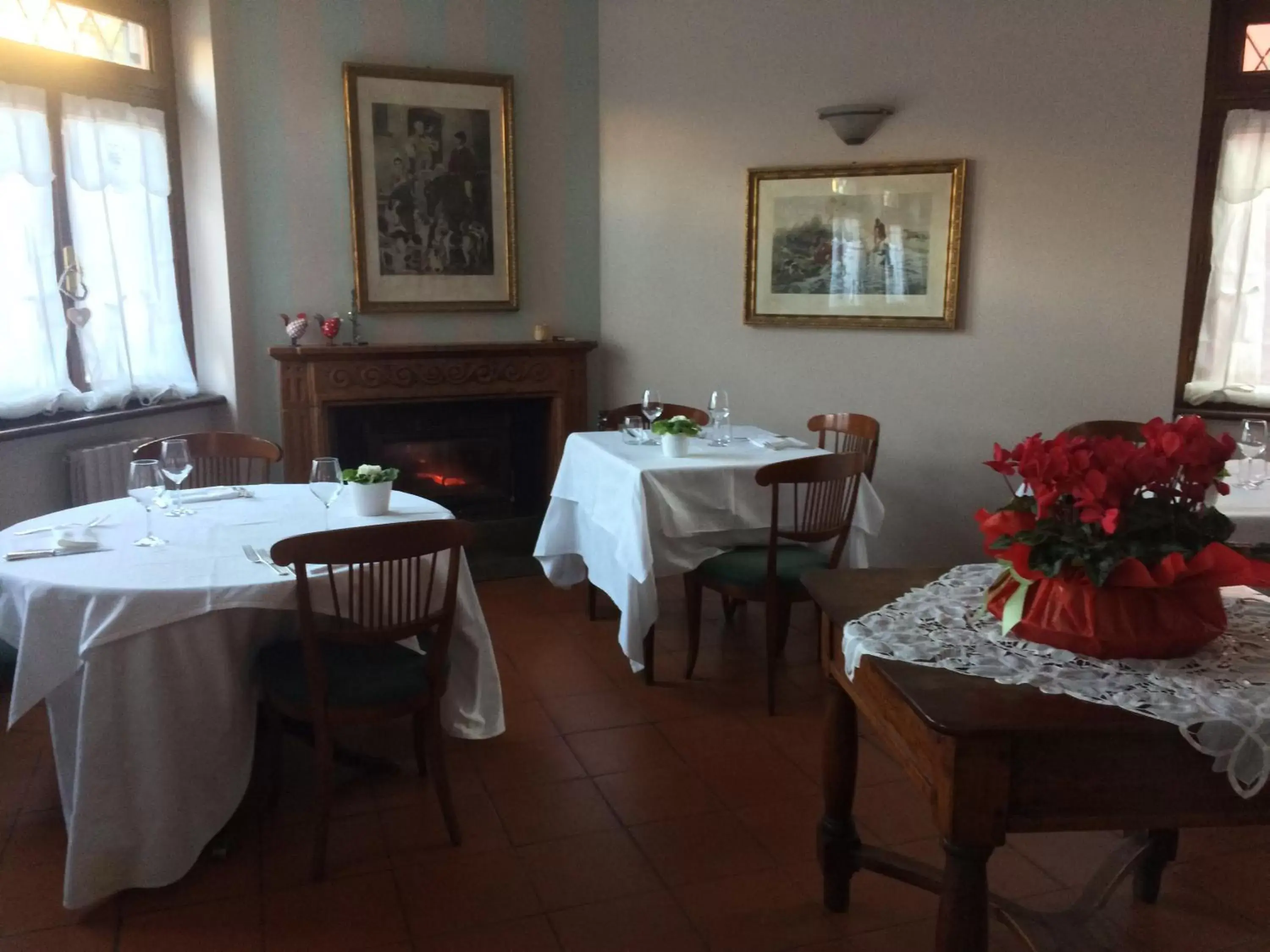 Restaurant/Places to Eat in Albergo Selvatico