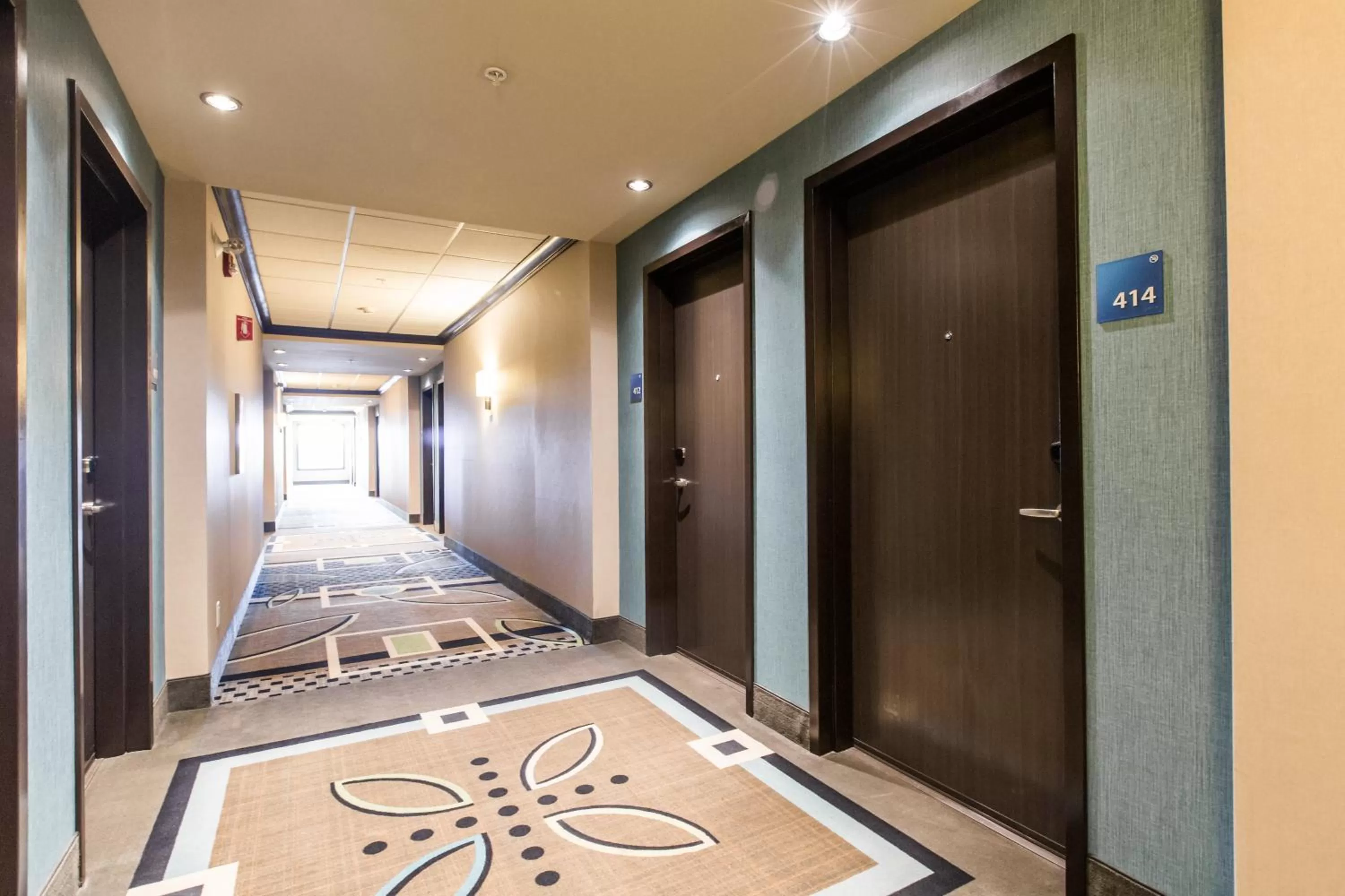 Lobby or reception in Holiday Inn Express & Suites Spruce Grove - Stony Plain by IHG