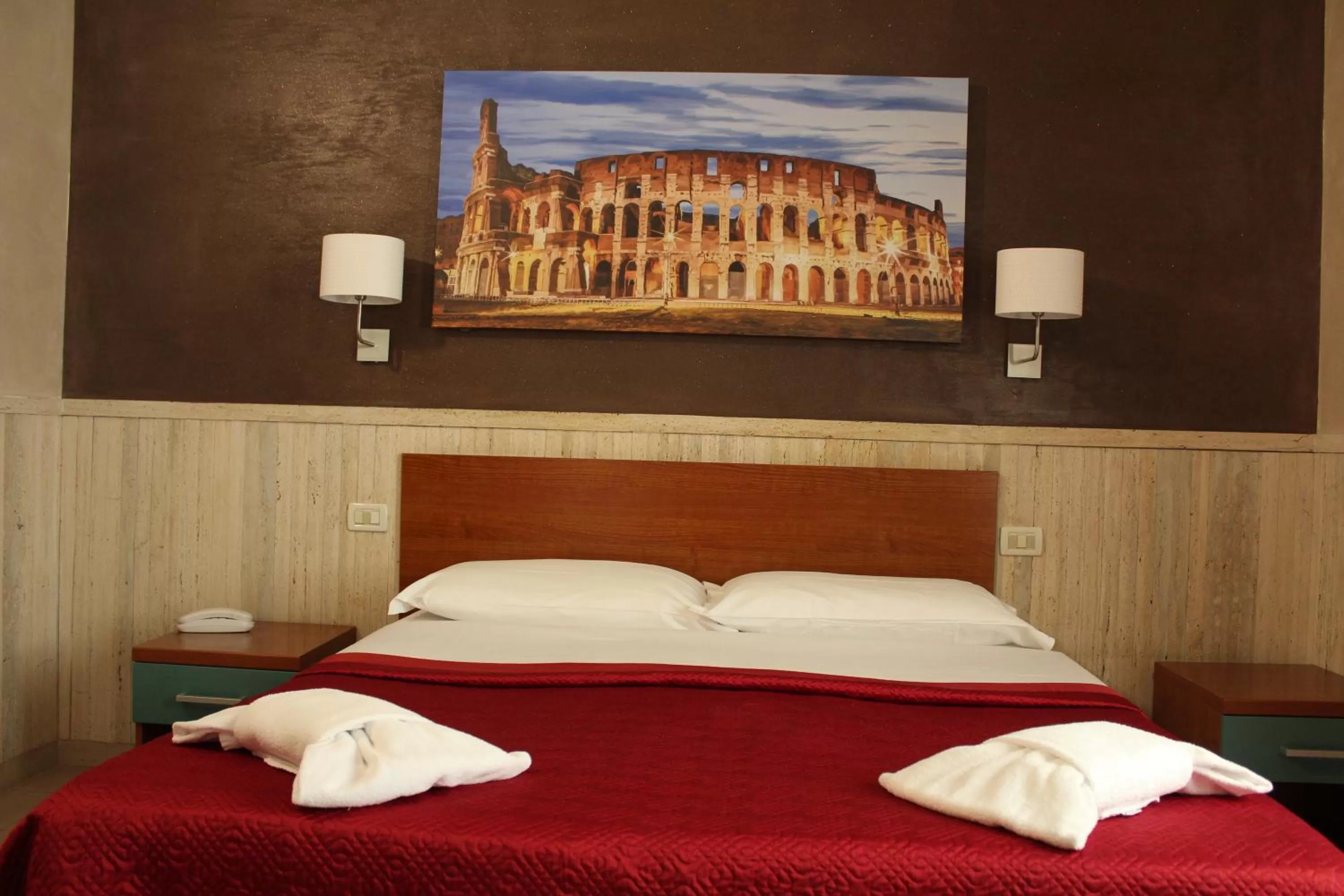 Photo of the whole room, Bed in Hotel Pyramid