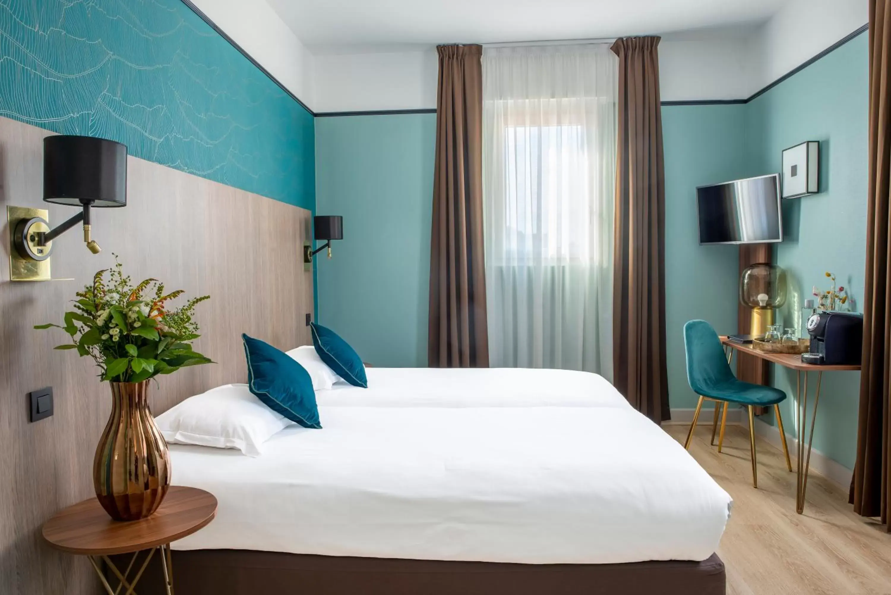 Bedroom, Bed in Hôtel Le Bristol Bedroom, Bed in Hôtel Le Bristol