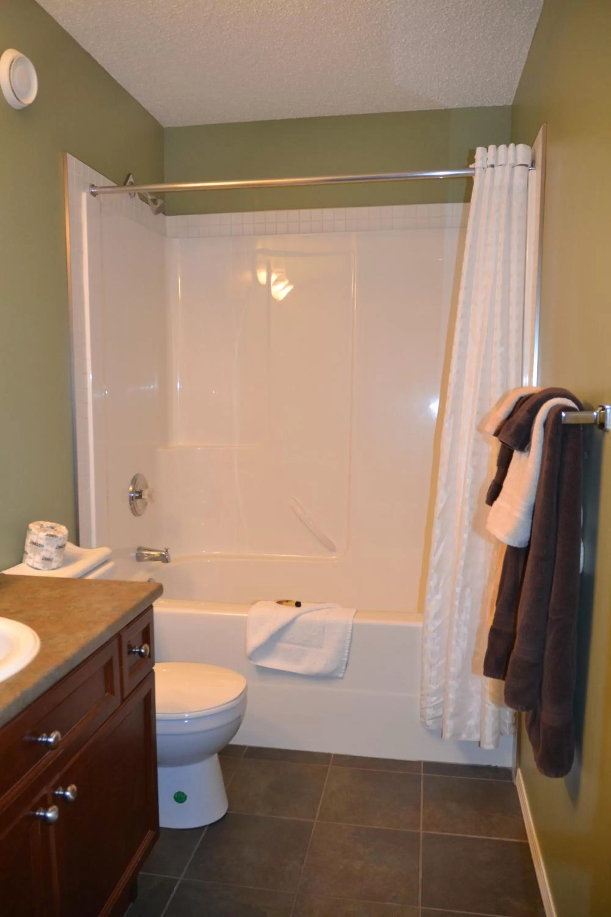 Bathroom in Village Creek Country Inn